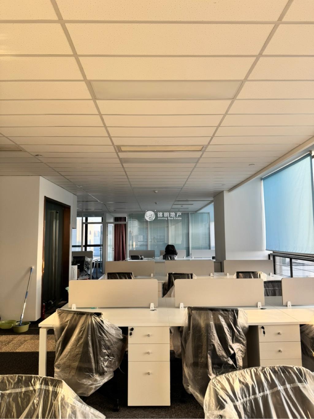 北外滩绿地北外滩中心185平米写字楼出租