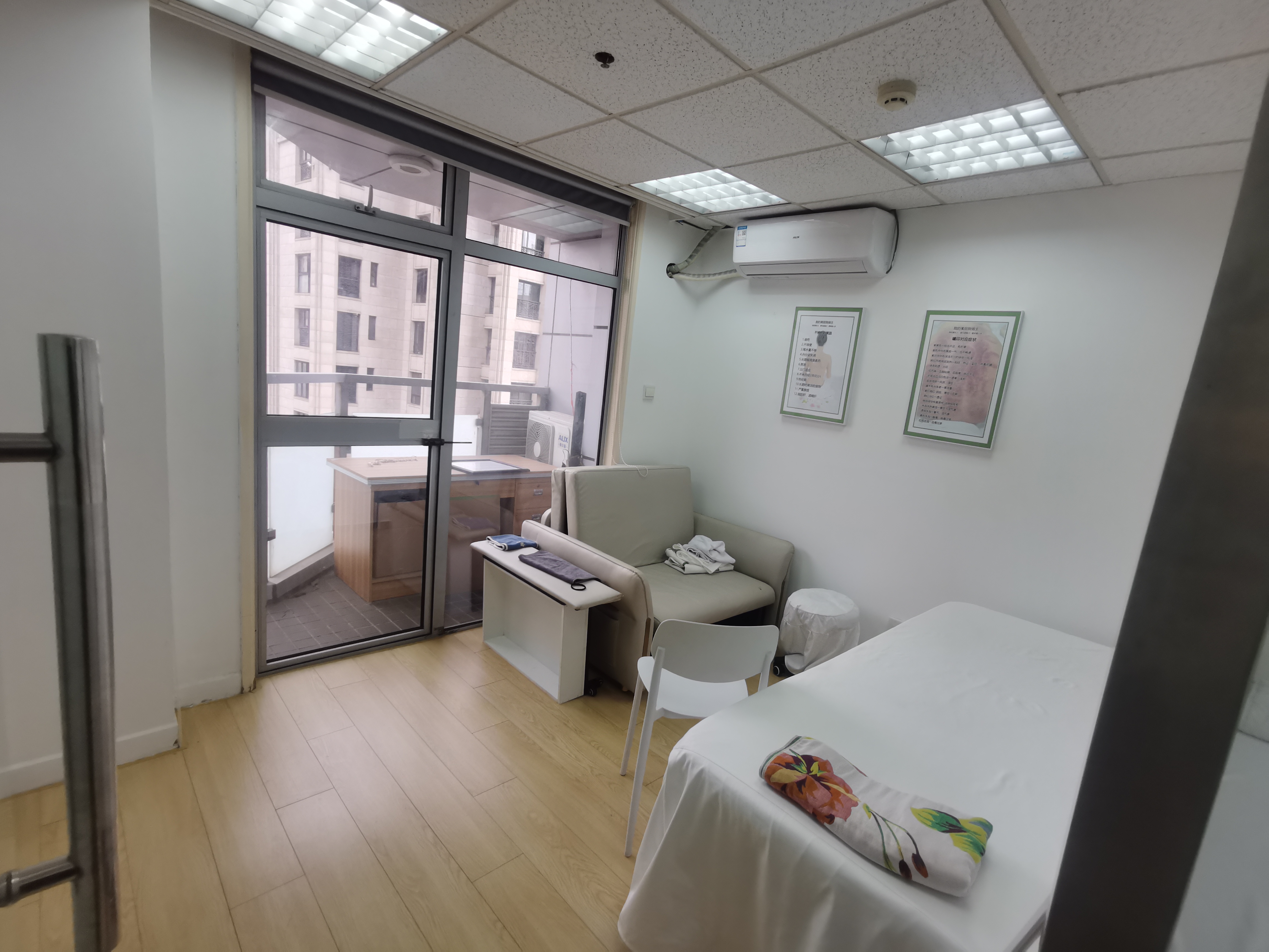 淮海中路淮海中华大厦58平米写字楼出租