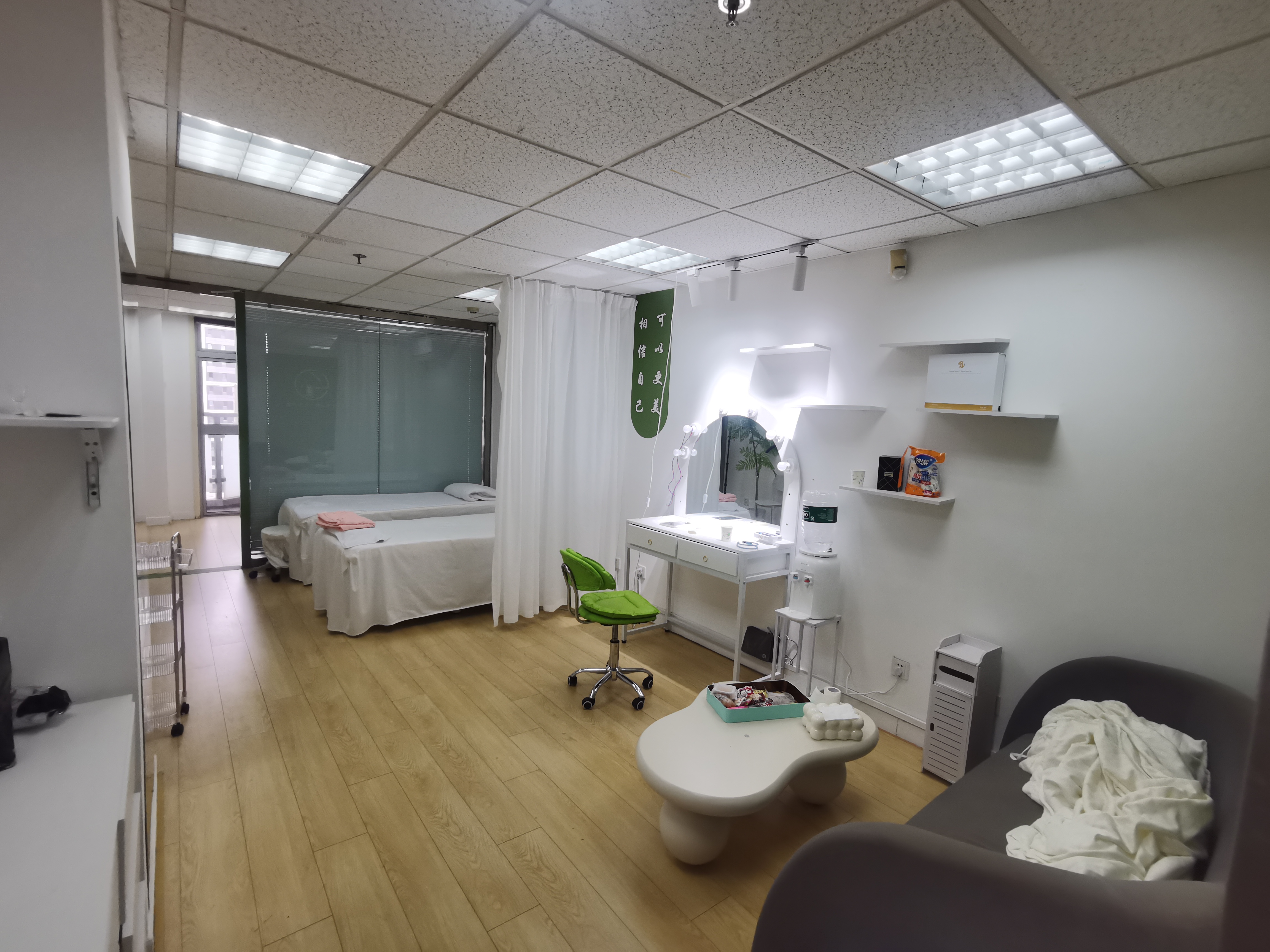 淮海中路淮海中华大厦58平米写字楼出租