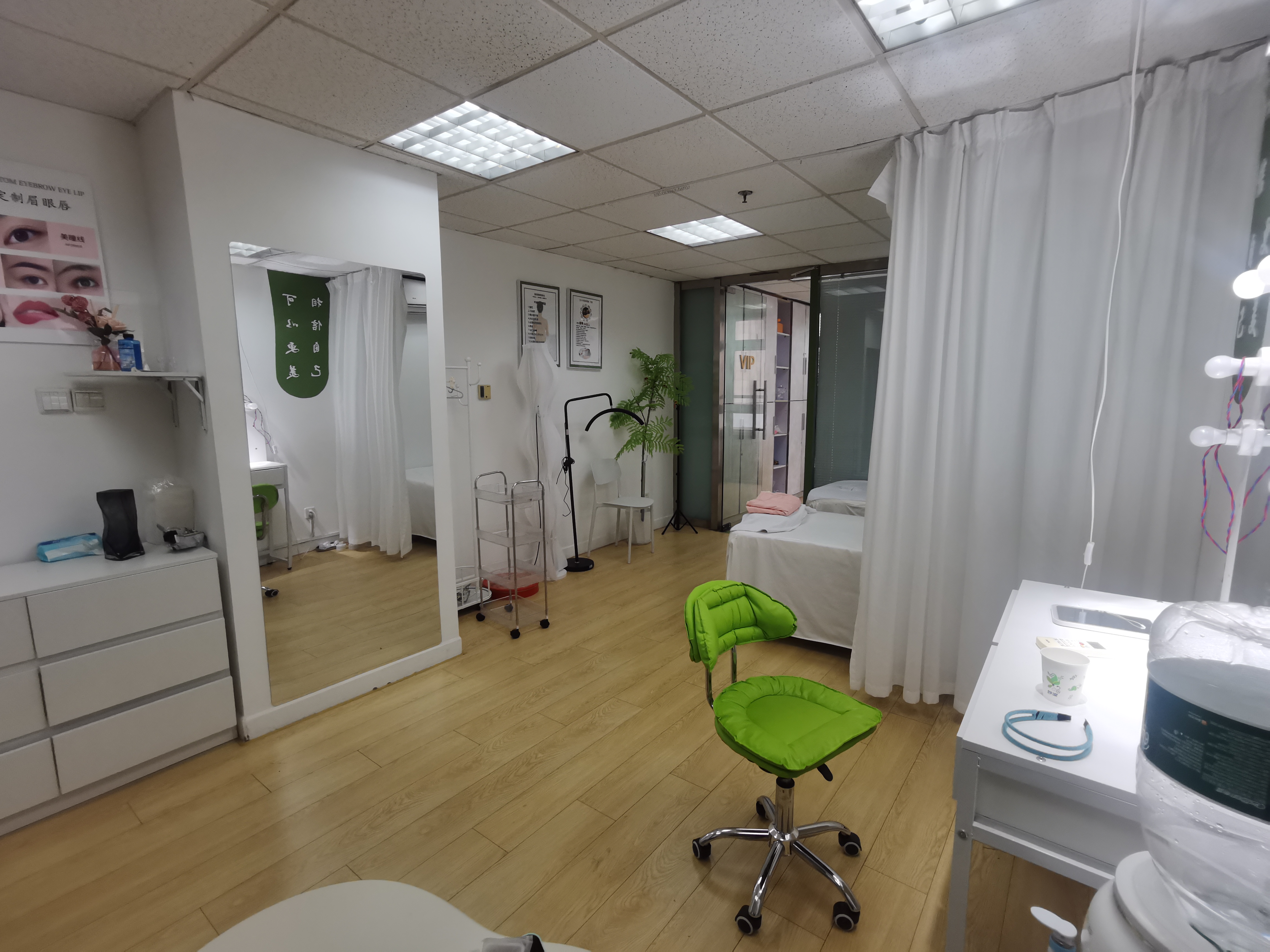 淮海中路淮海中华大厦58平米写字楼出租