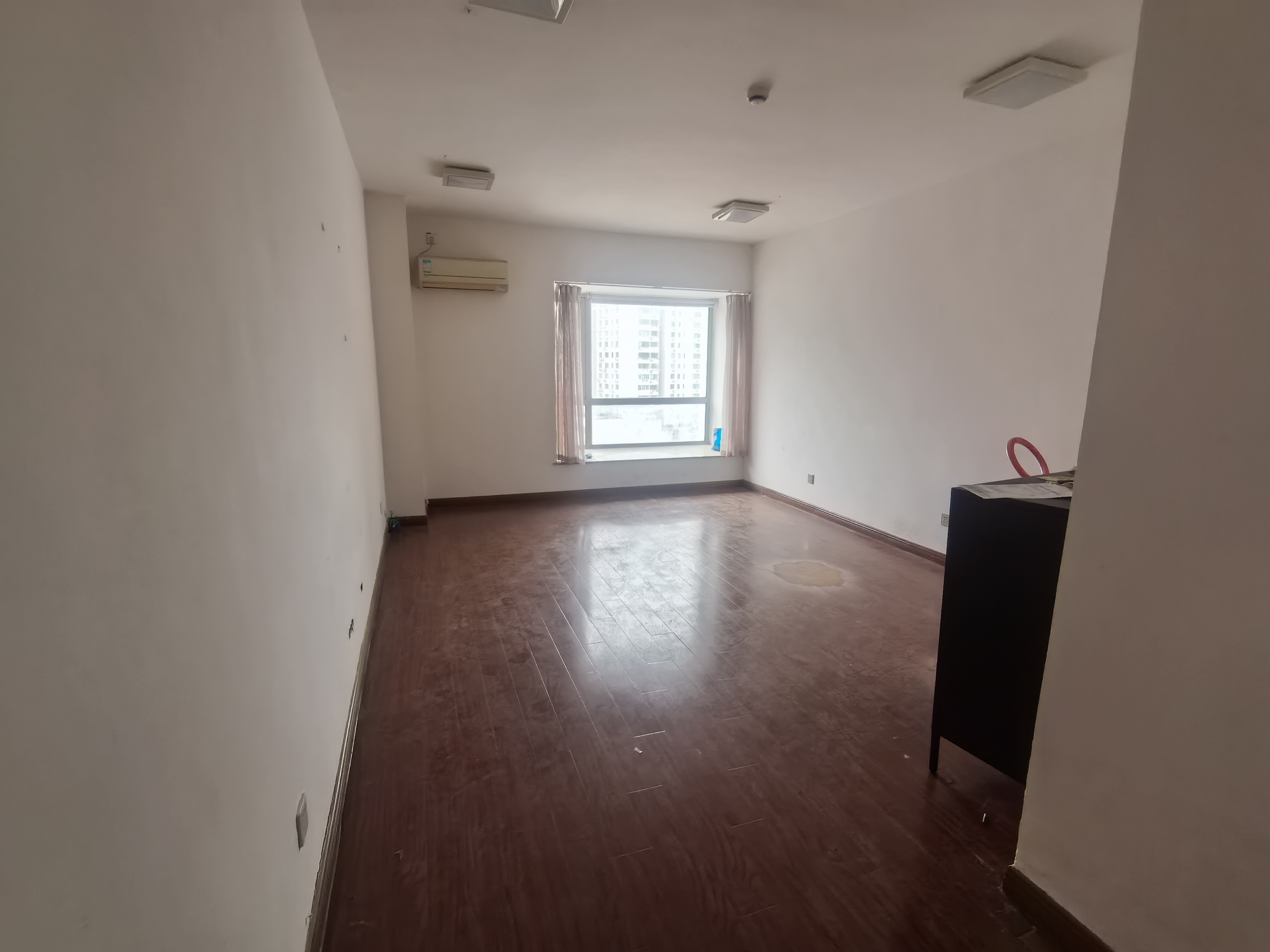 万体馆徐汇商务大厦48平米写字楼出租