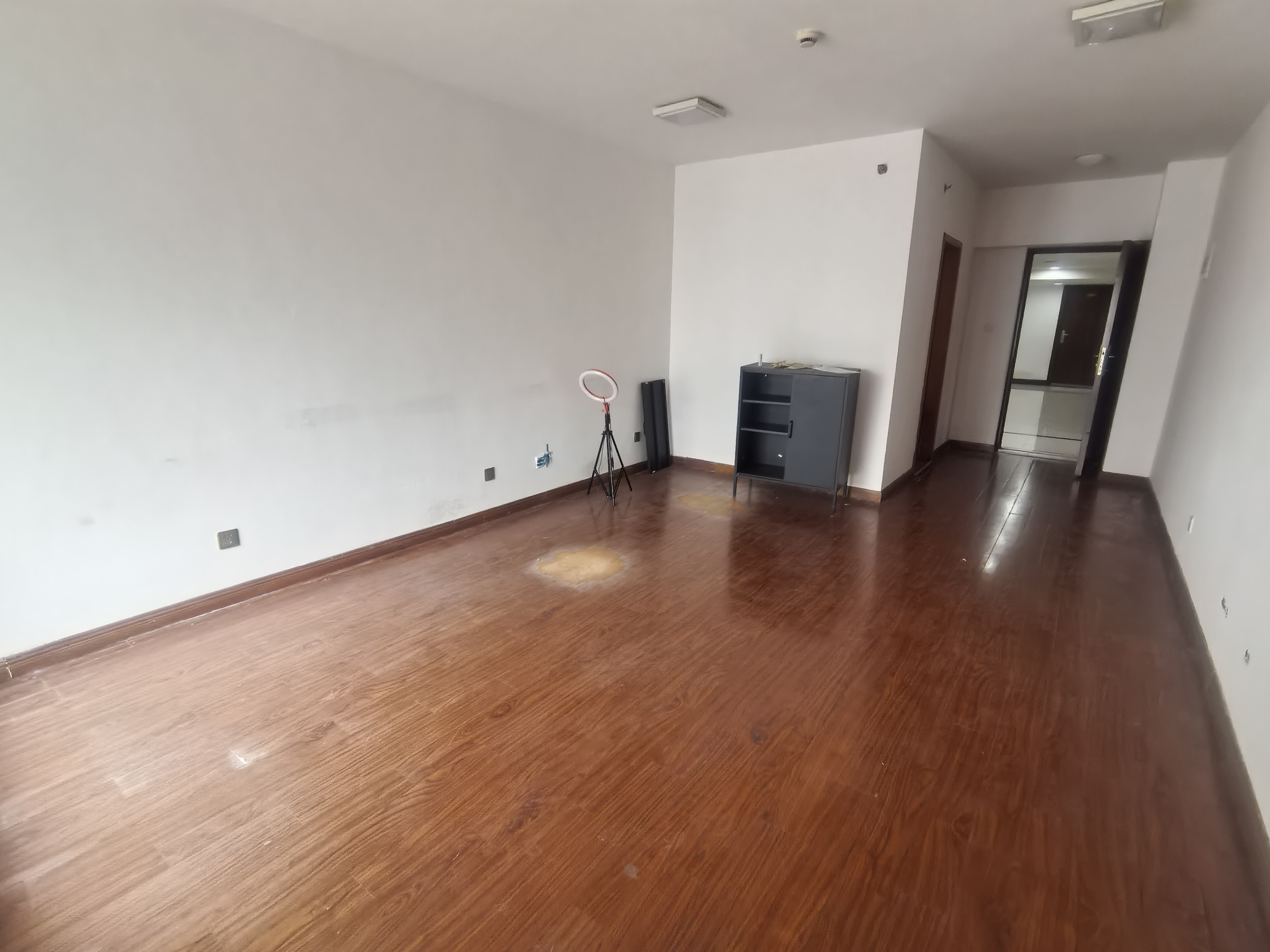 万体馆徐汇商务大厦48平米写字楼出租