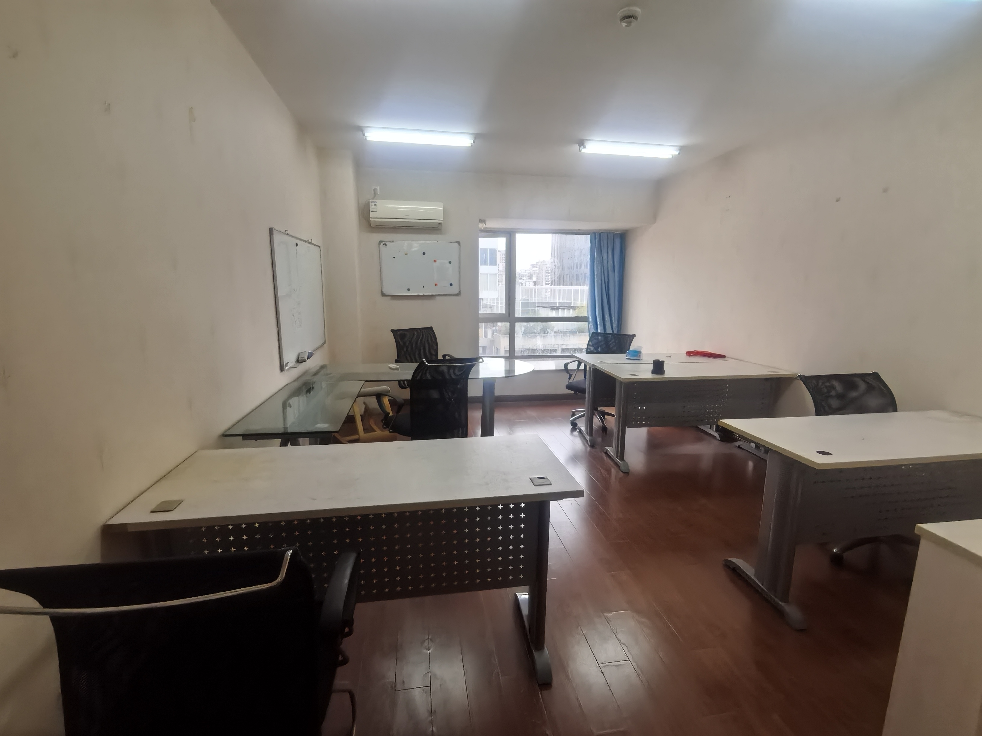 万体馆徐汇商务大厦46平米写字楼出租