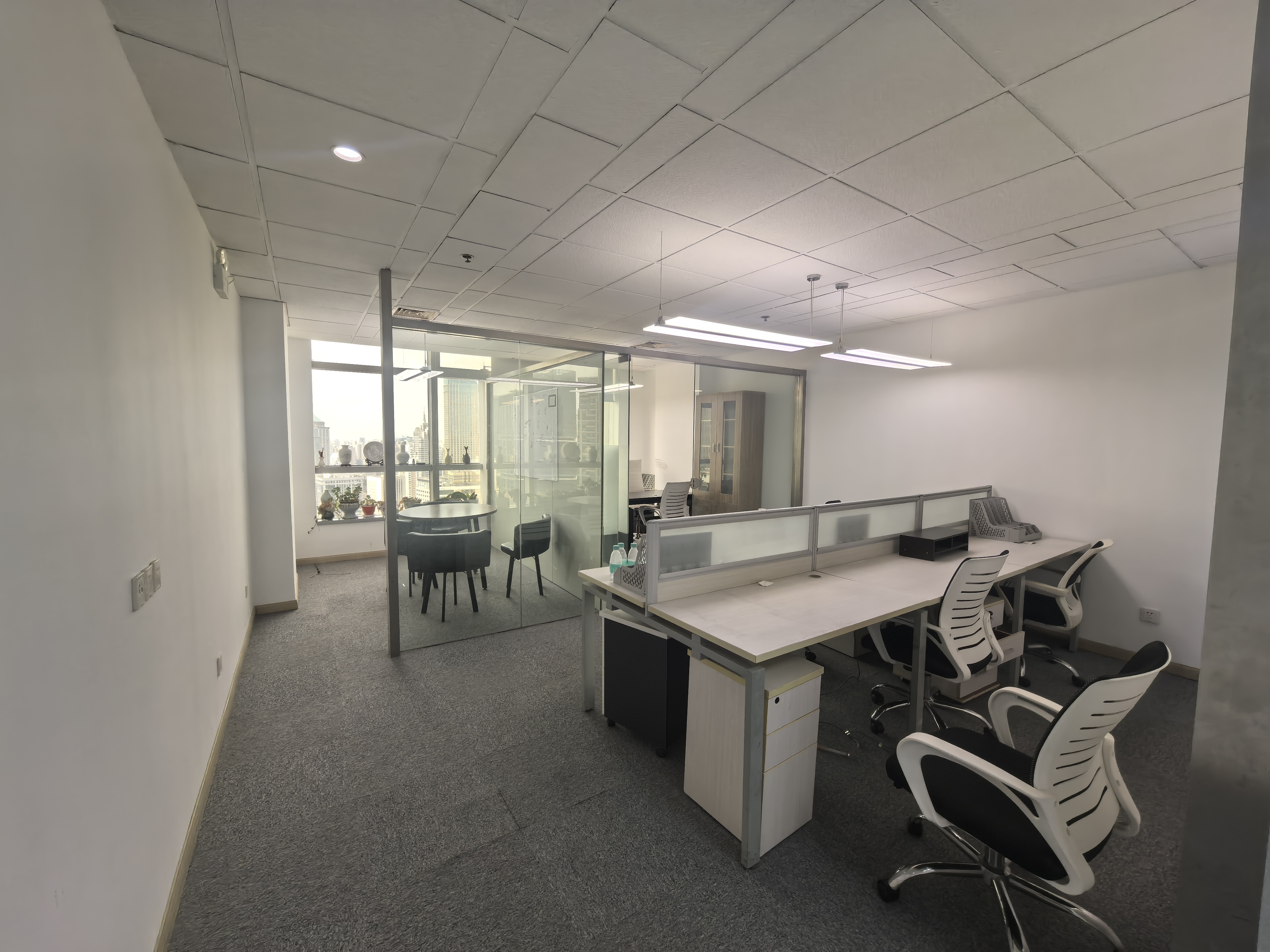 南京西路仲益大厦65平米写字楼出租