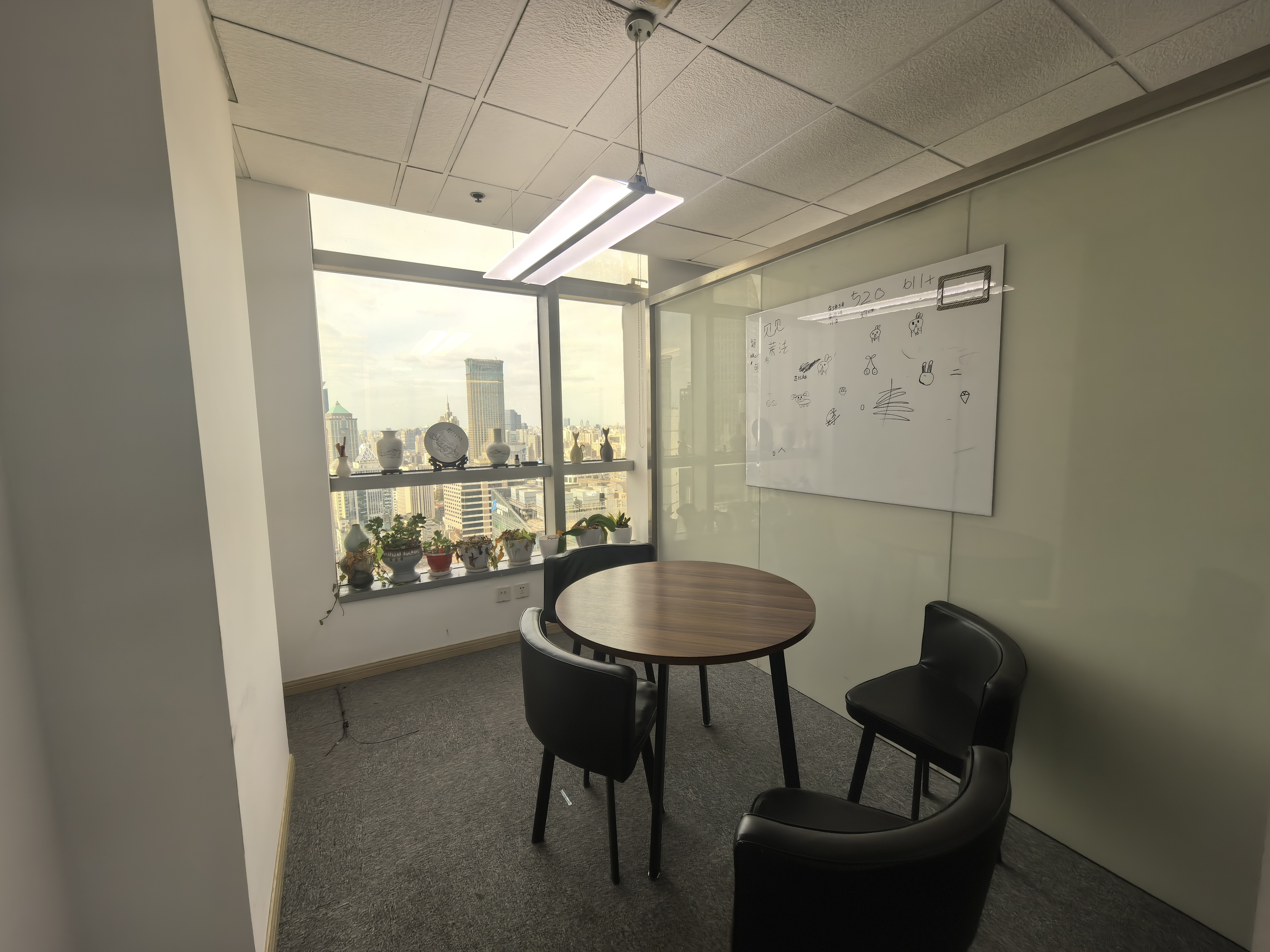 南京西路仲益大厦65平米写字楼出租