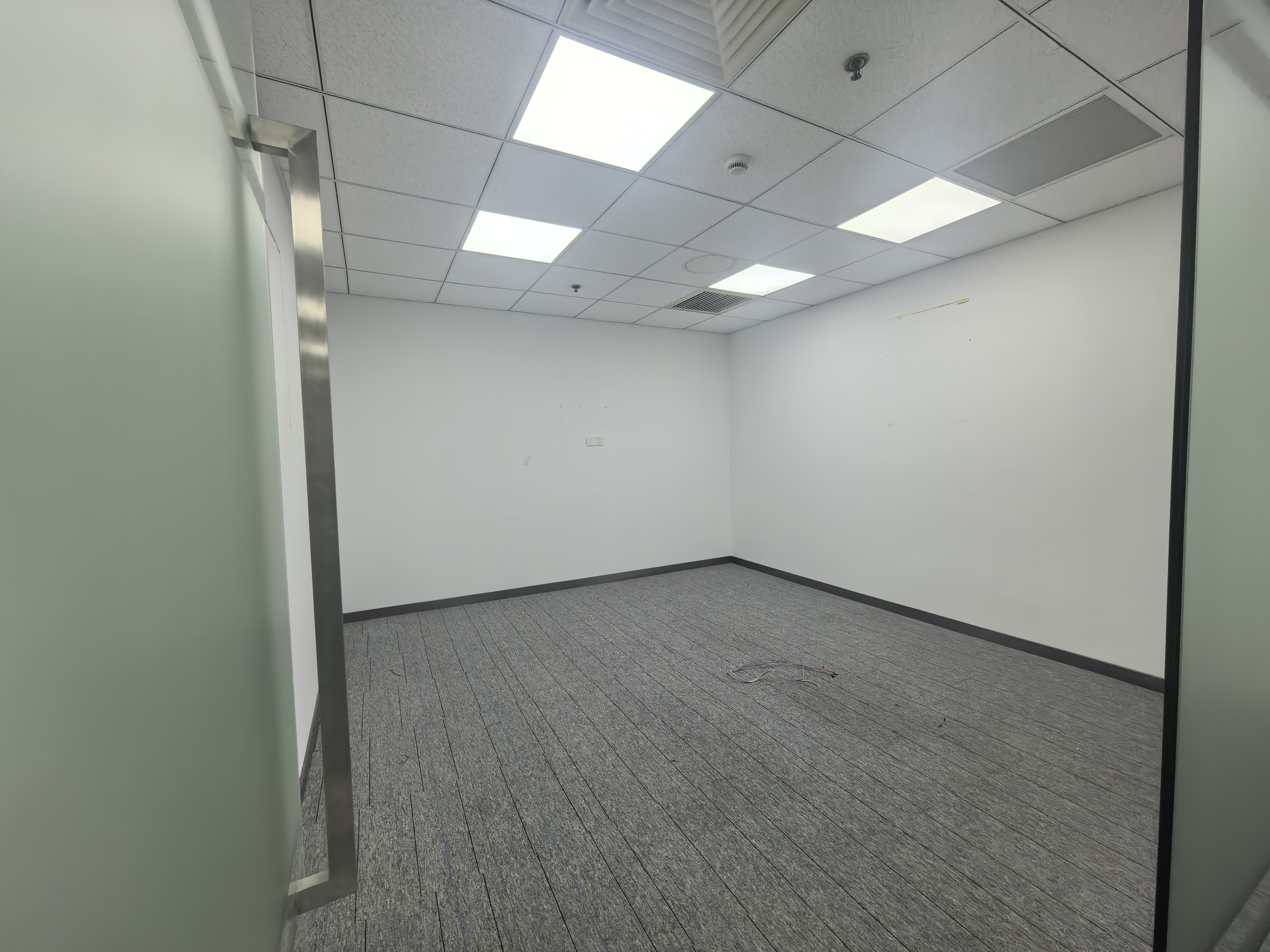 南京西路仲益大厦175平米写字楼出租