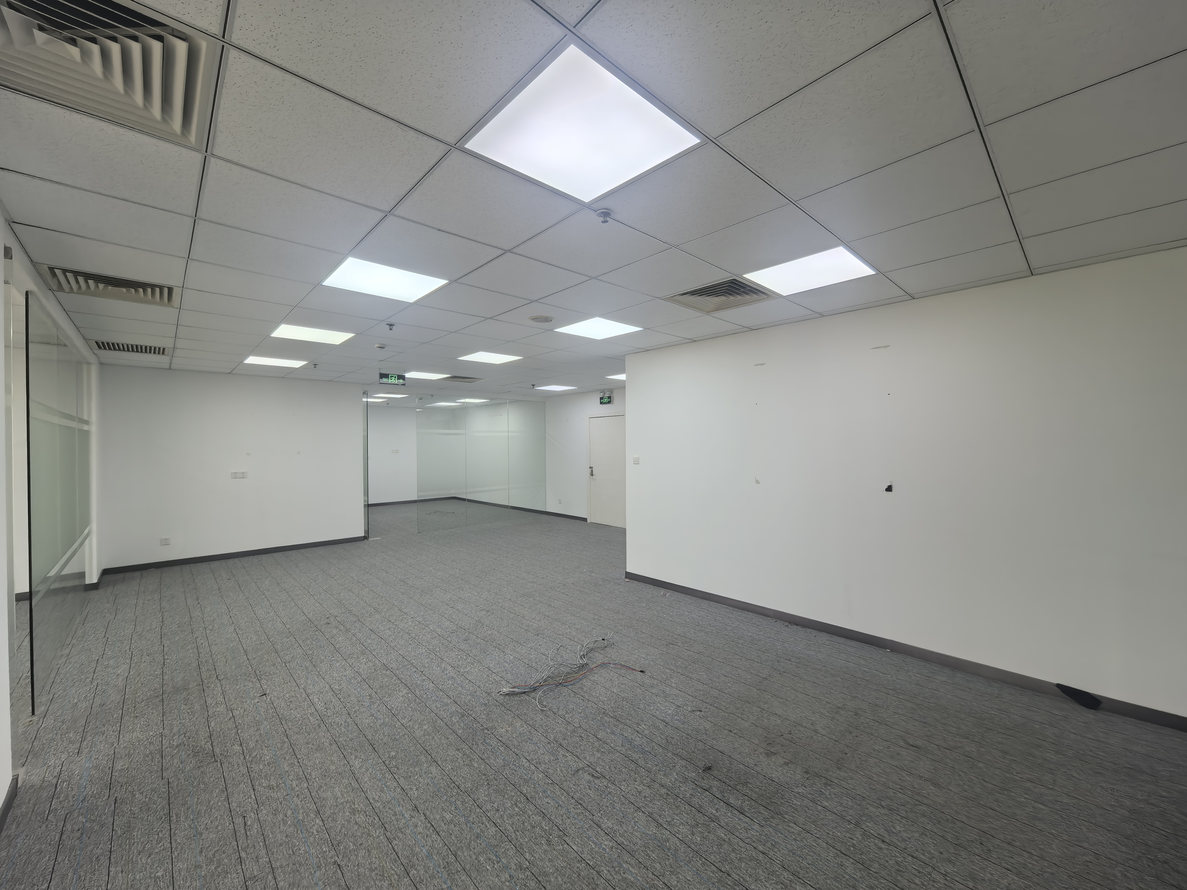 南京西路仲益大厦175平米写字楼出租