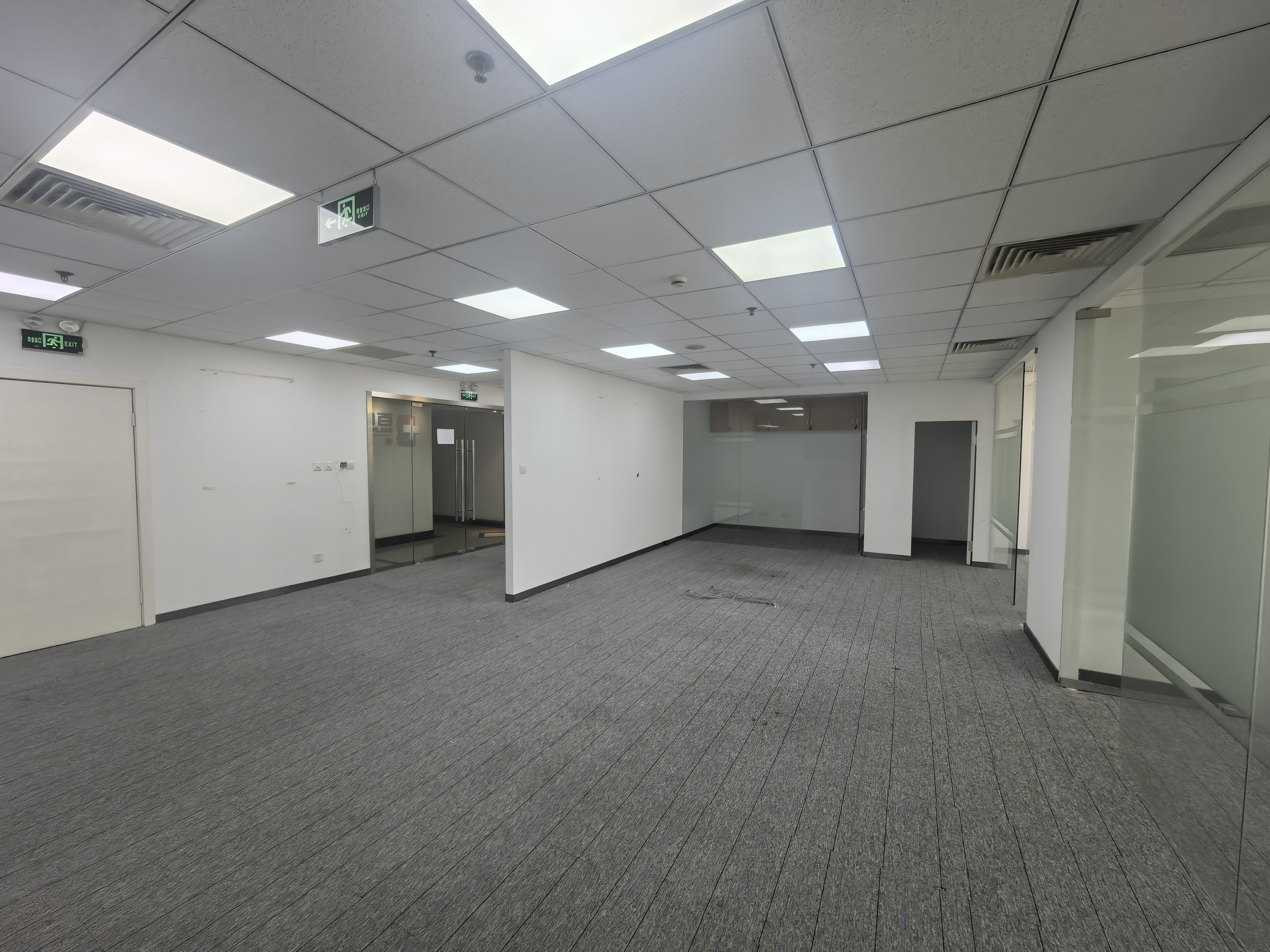 南京西路仲益大厦175平米写字楼出租