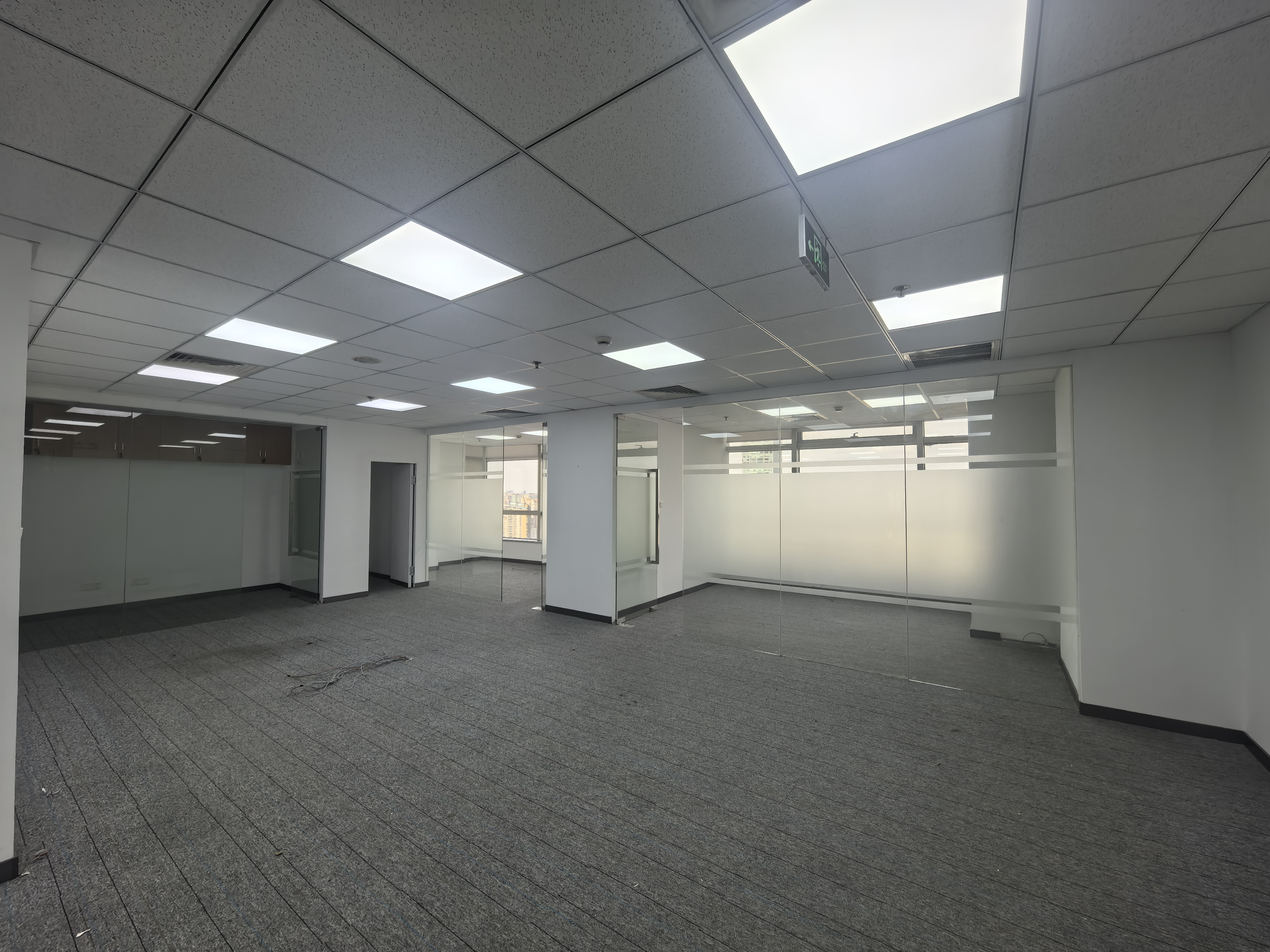 南京西路仲益大厦175平米写字楼出租