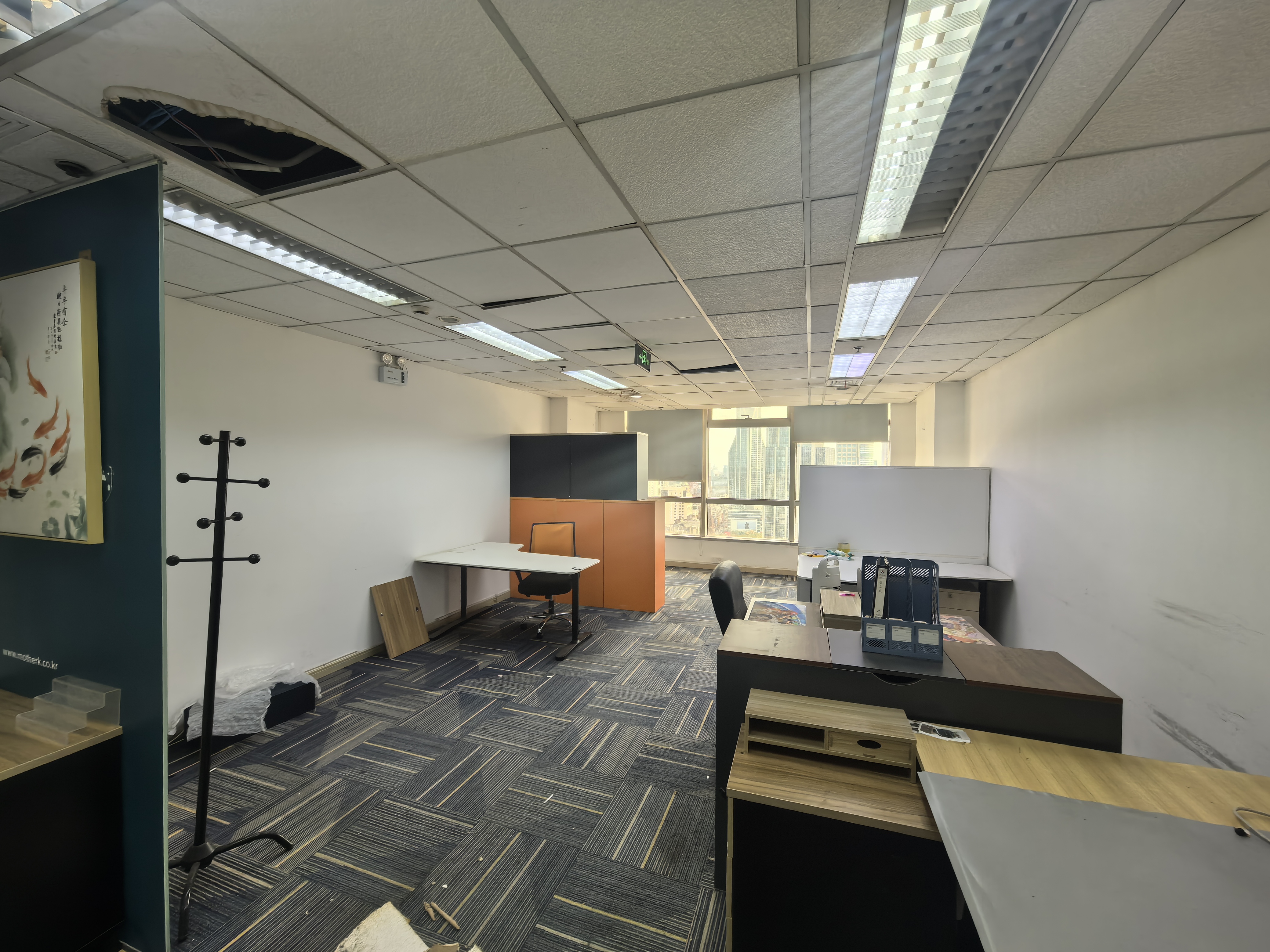 南京西路仲益大厦65平米写字楼出租