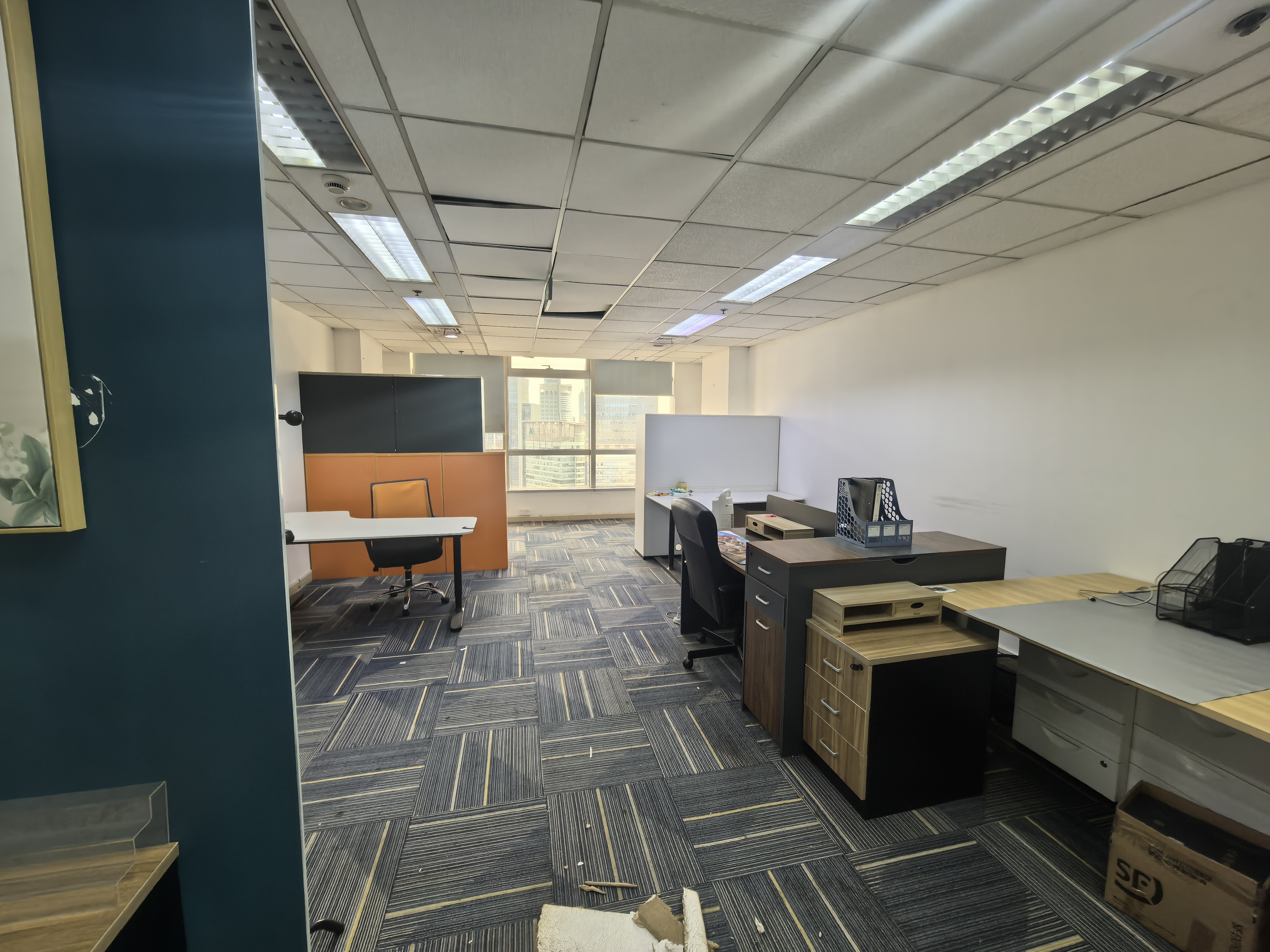 南京西路仲益大厦65平米写字楼出租