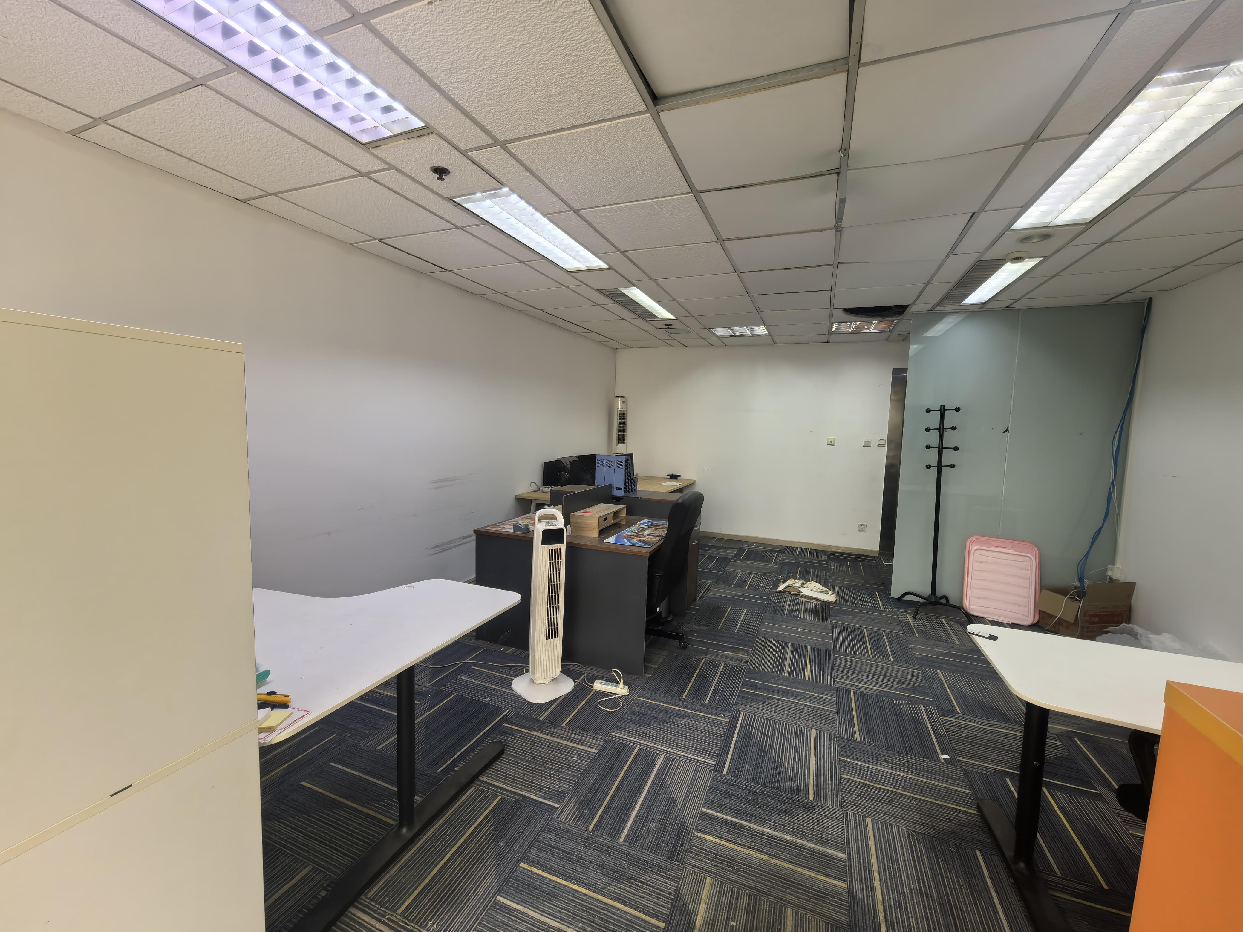 南京西路仲益大厦65平米写字楼出租