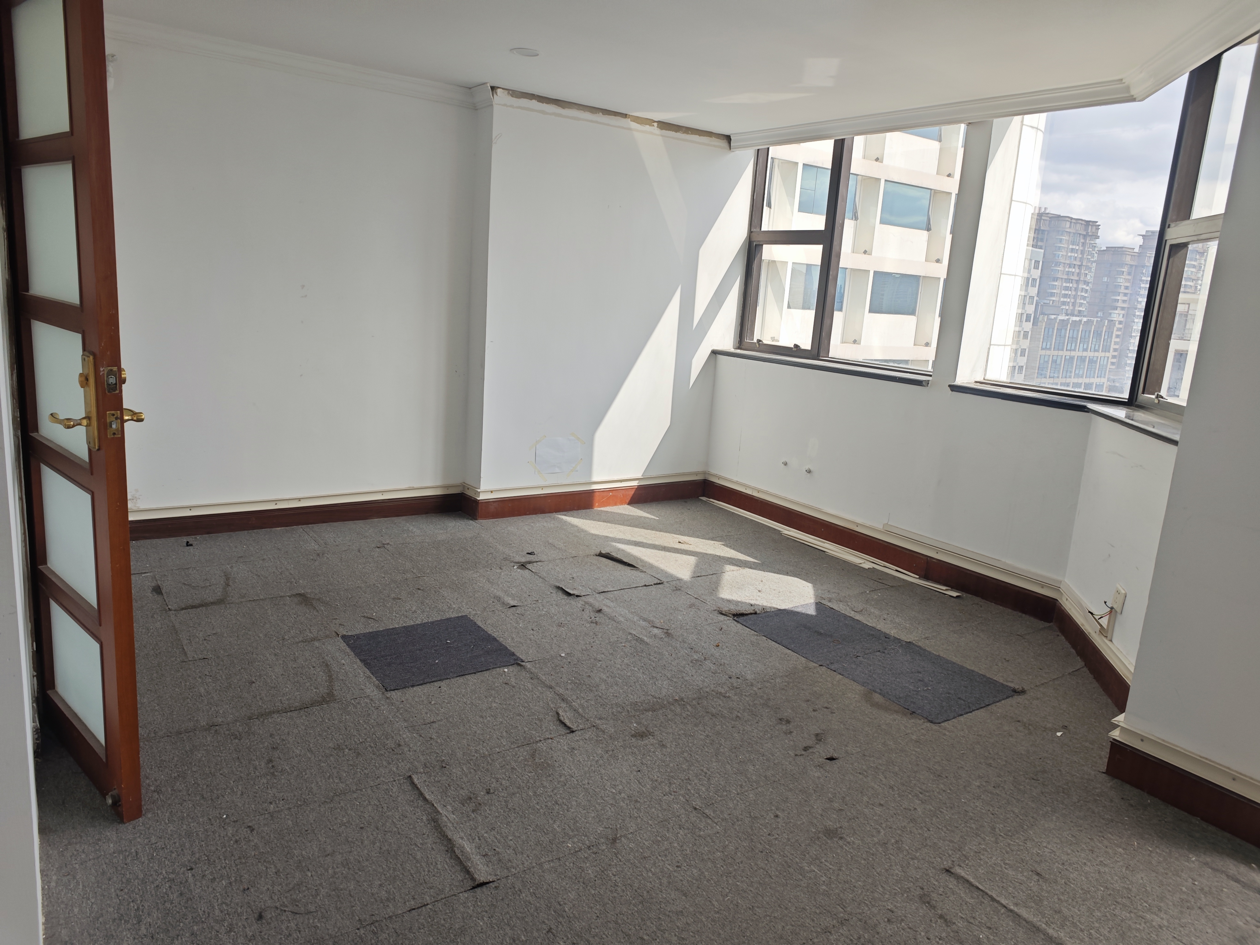 四川北路永融企业中心148平米写字楼出租