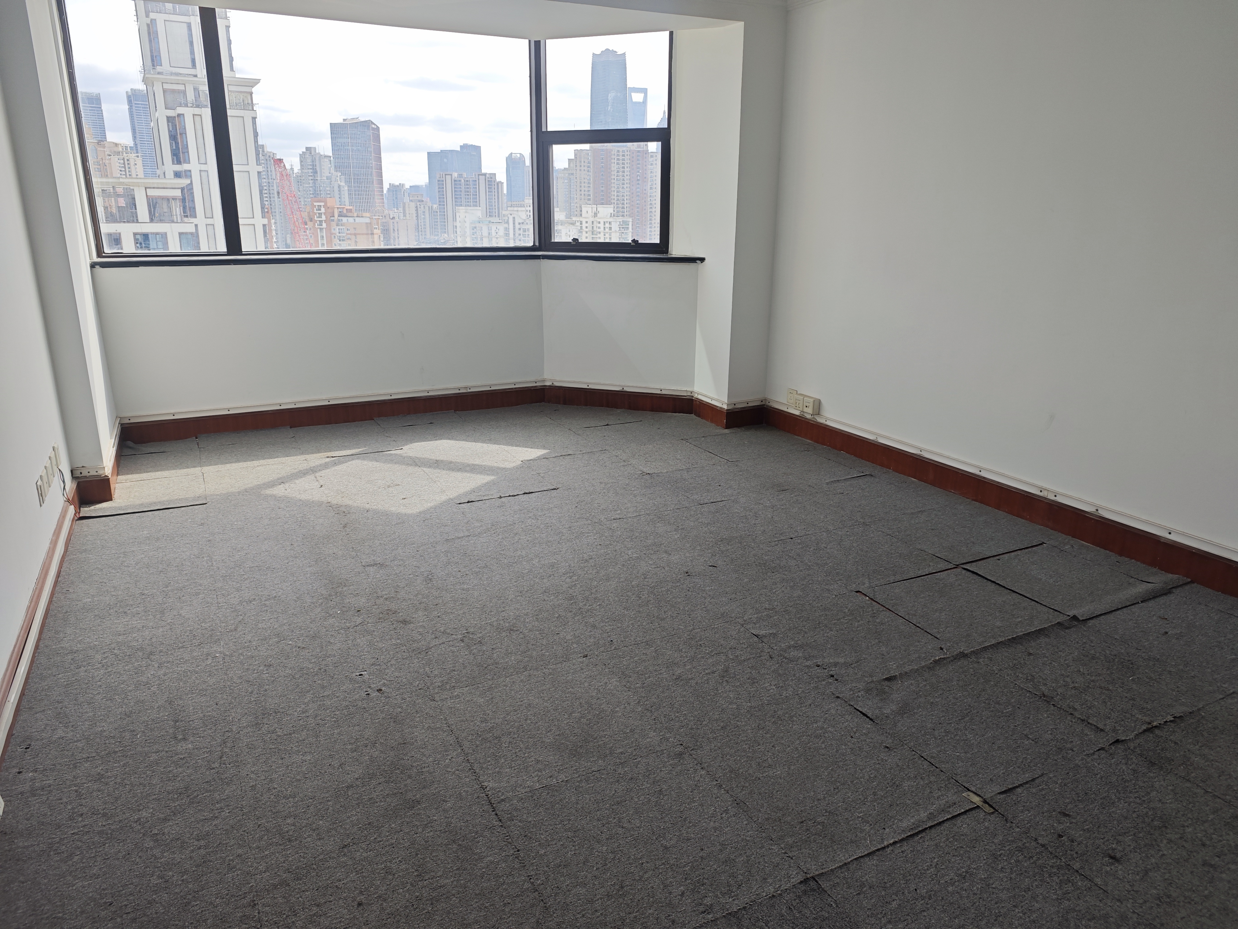 四川北路永融企业中心148平米写字楼出租