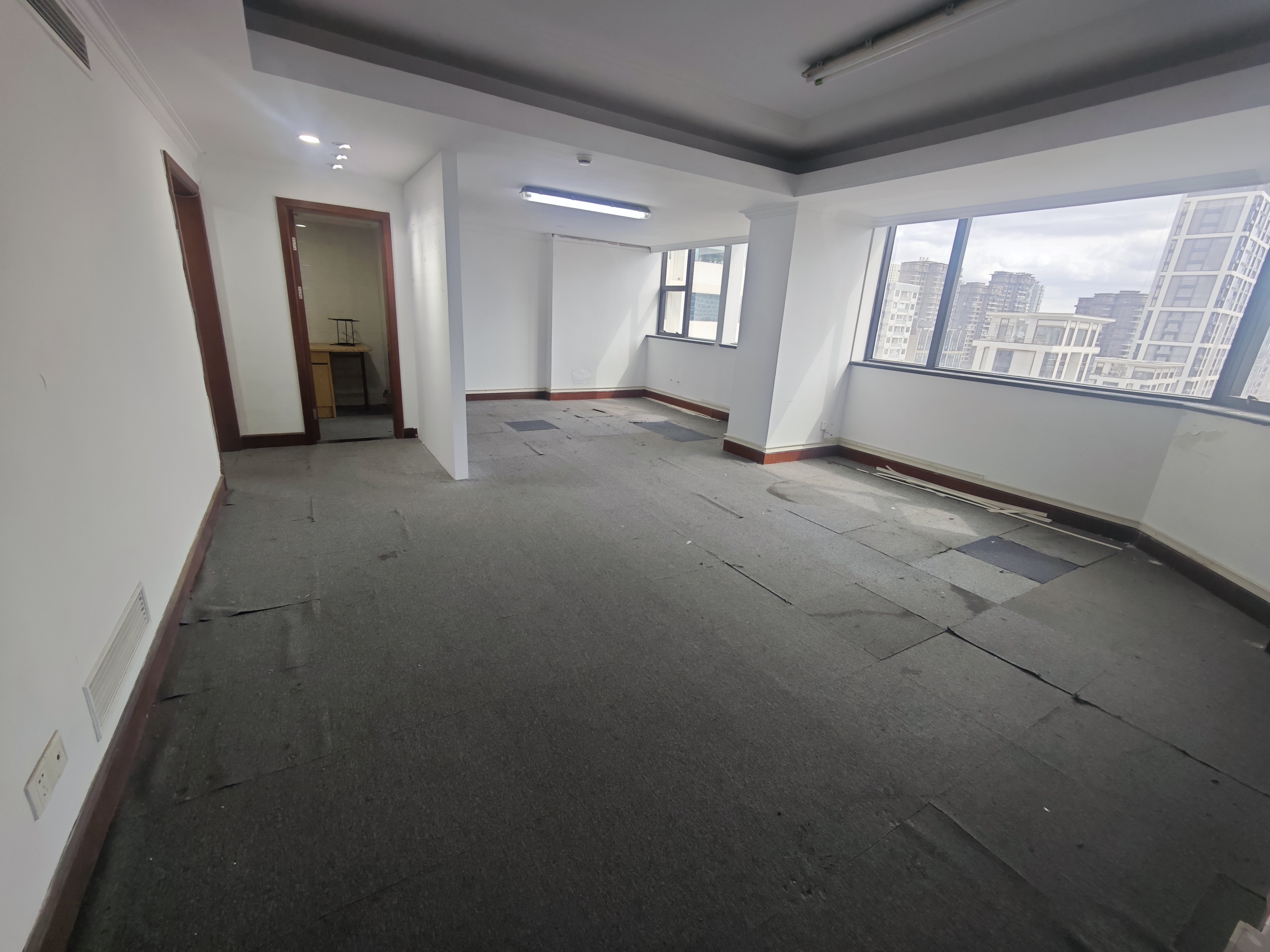 四川北路永融企业中心148平米写字楼出租