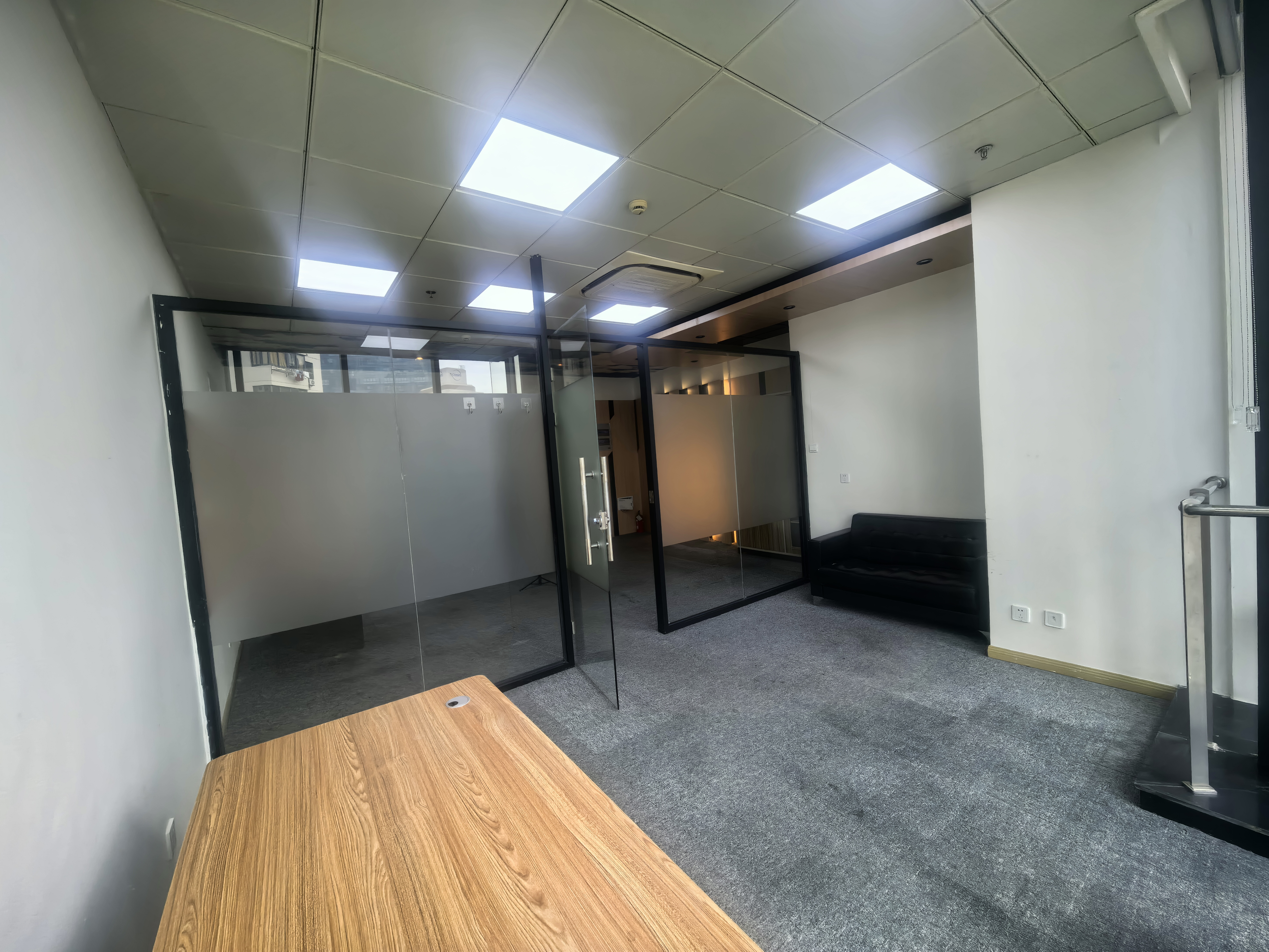 曹杨汇融大厦67平米写字楼出租