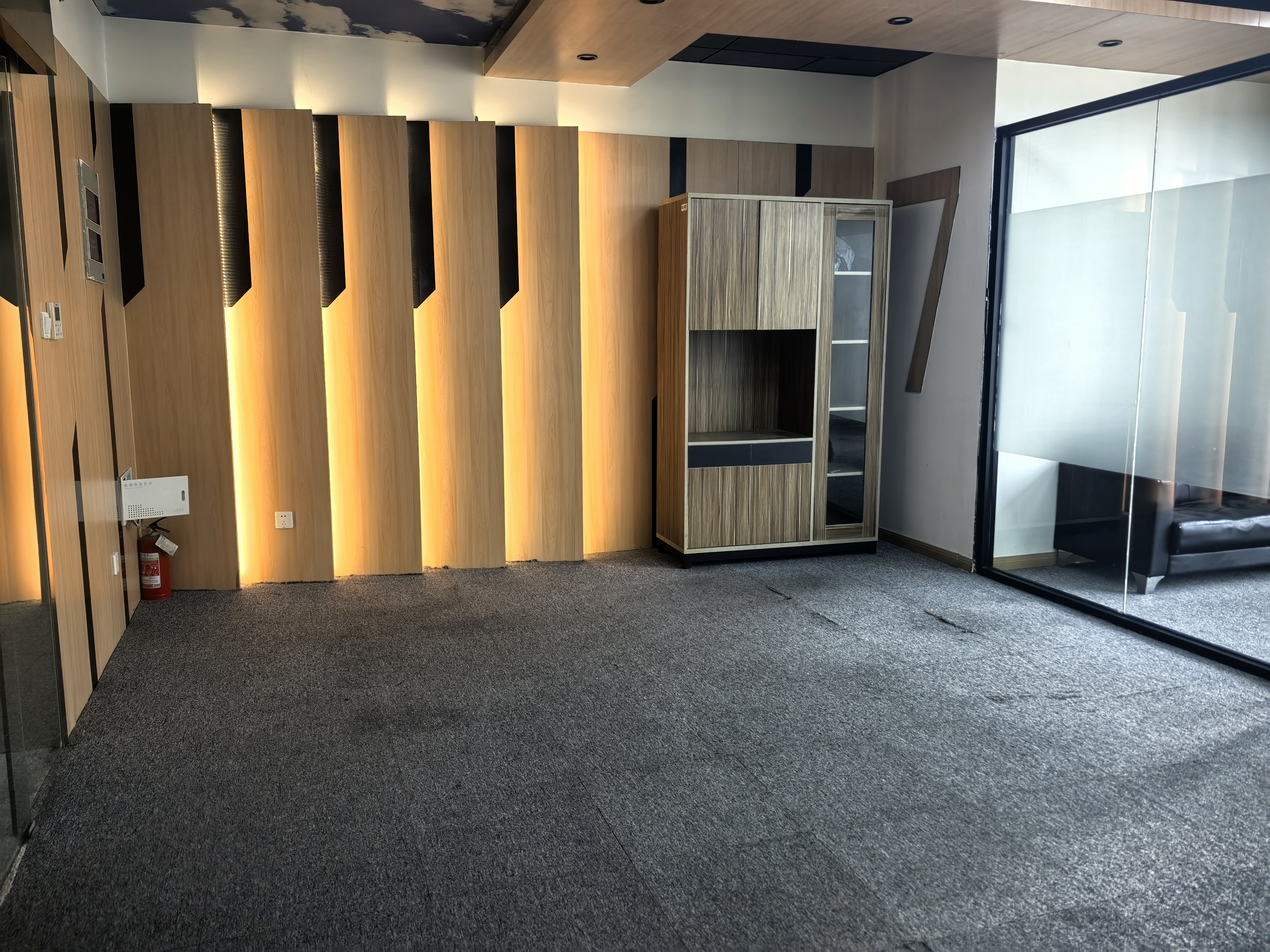 曹杨汇融大厦67平米写字楼出租