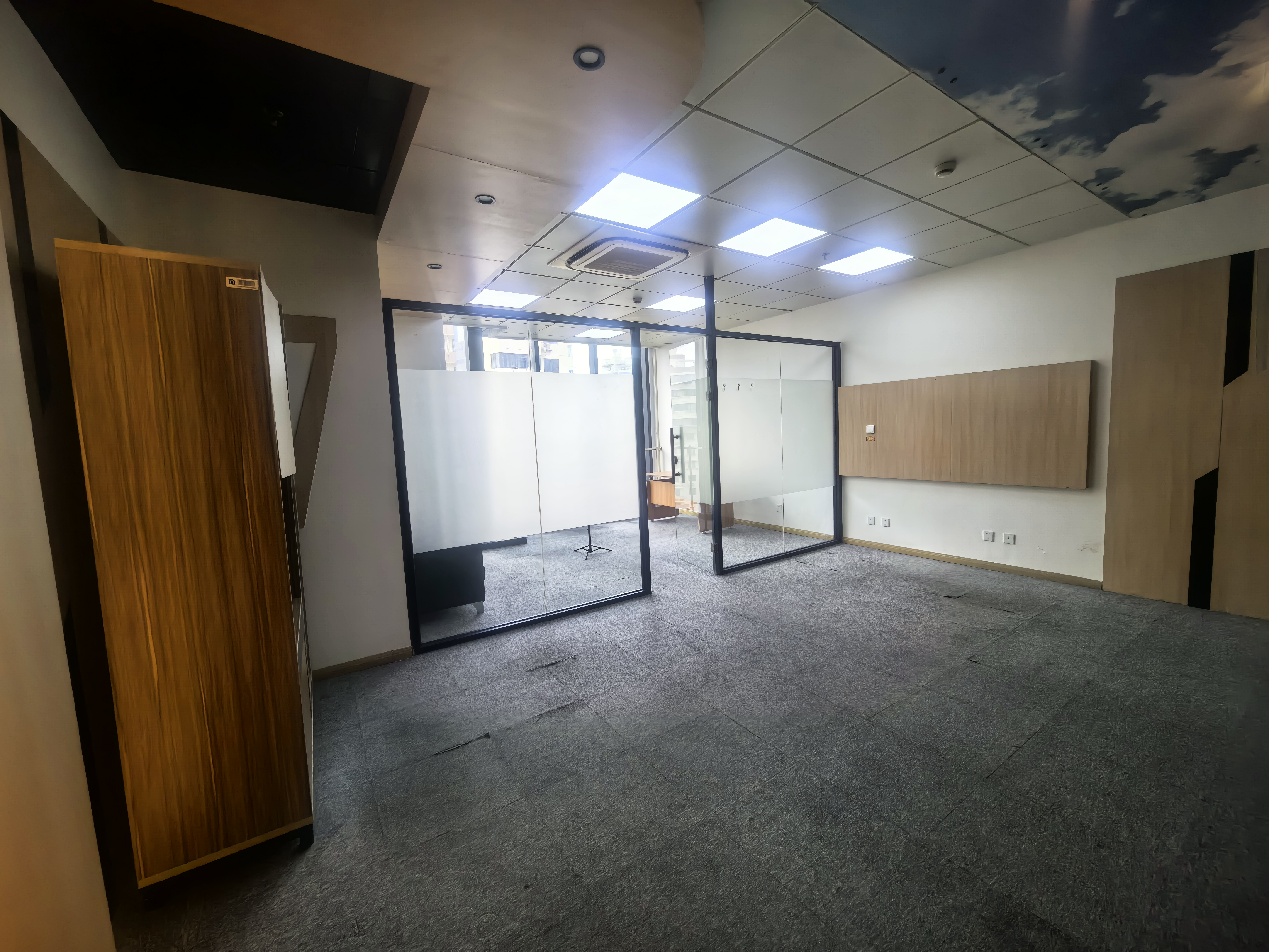 曹杨汇融大厦67平米写字楼出租