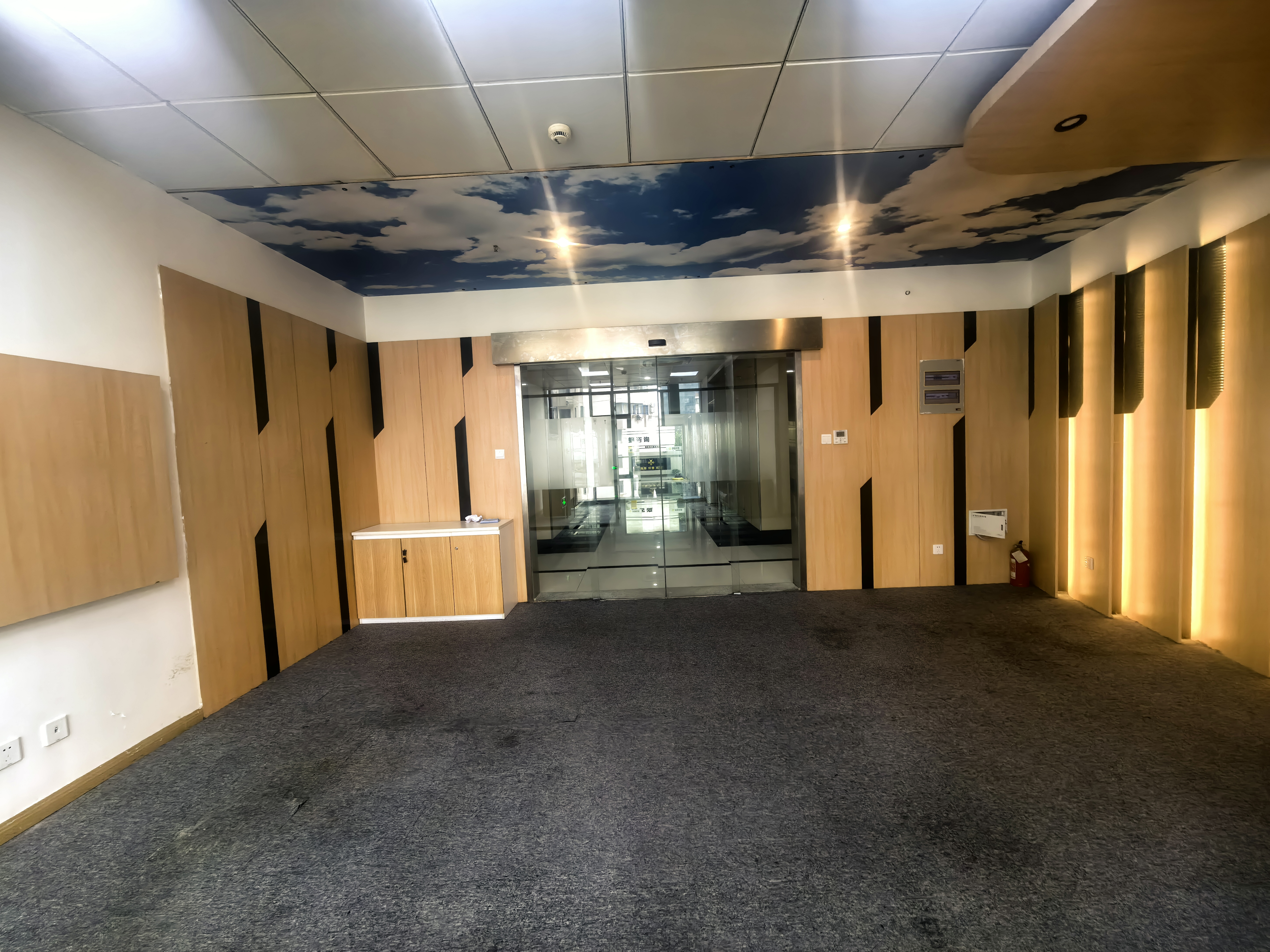 曹杨汇融大厦67平米写字楼出租