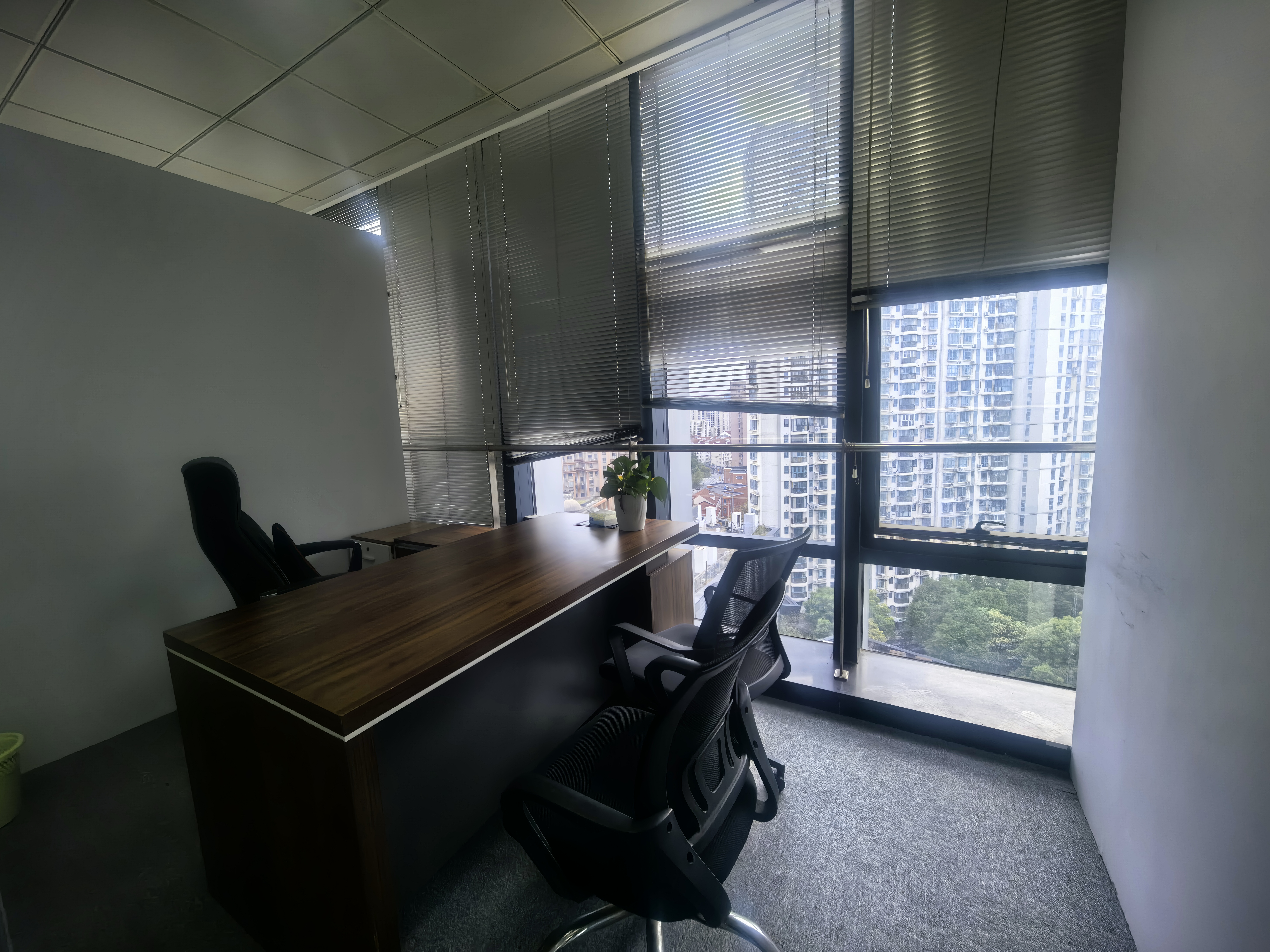 曹杨汇融大厦82平米写字楼出租