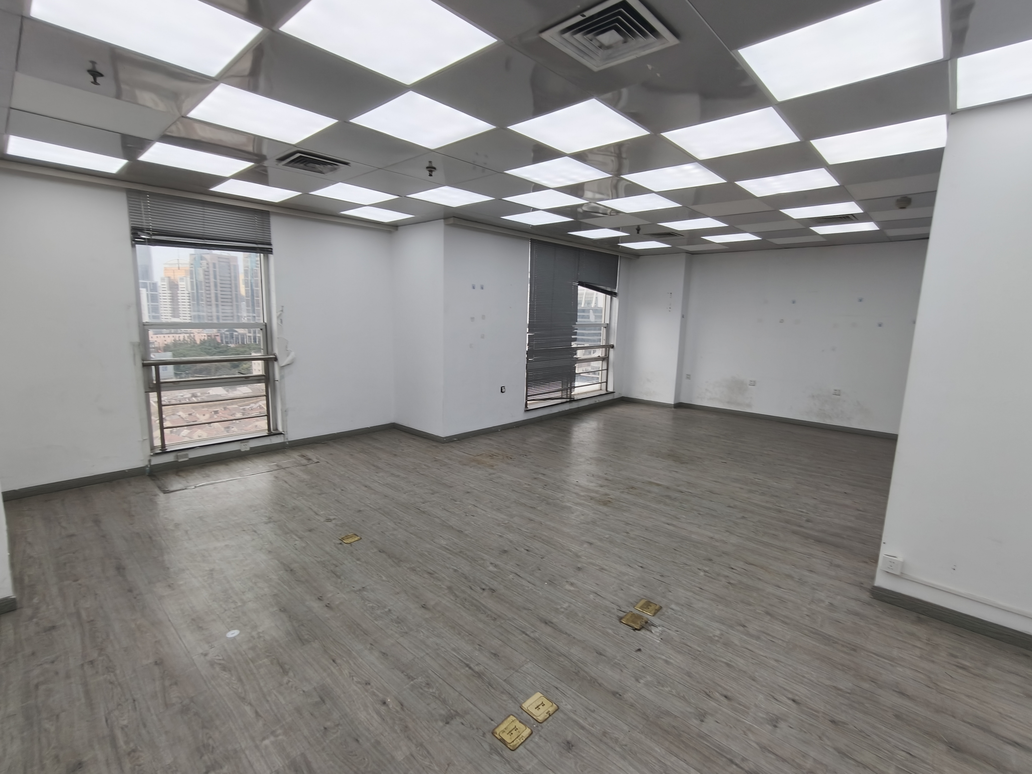 豫园新上海城市广场98平米写字楼出租