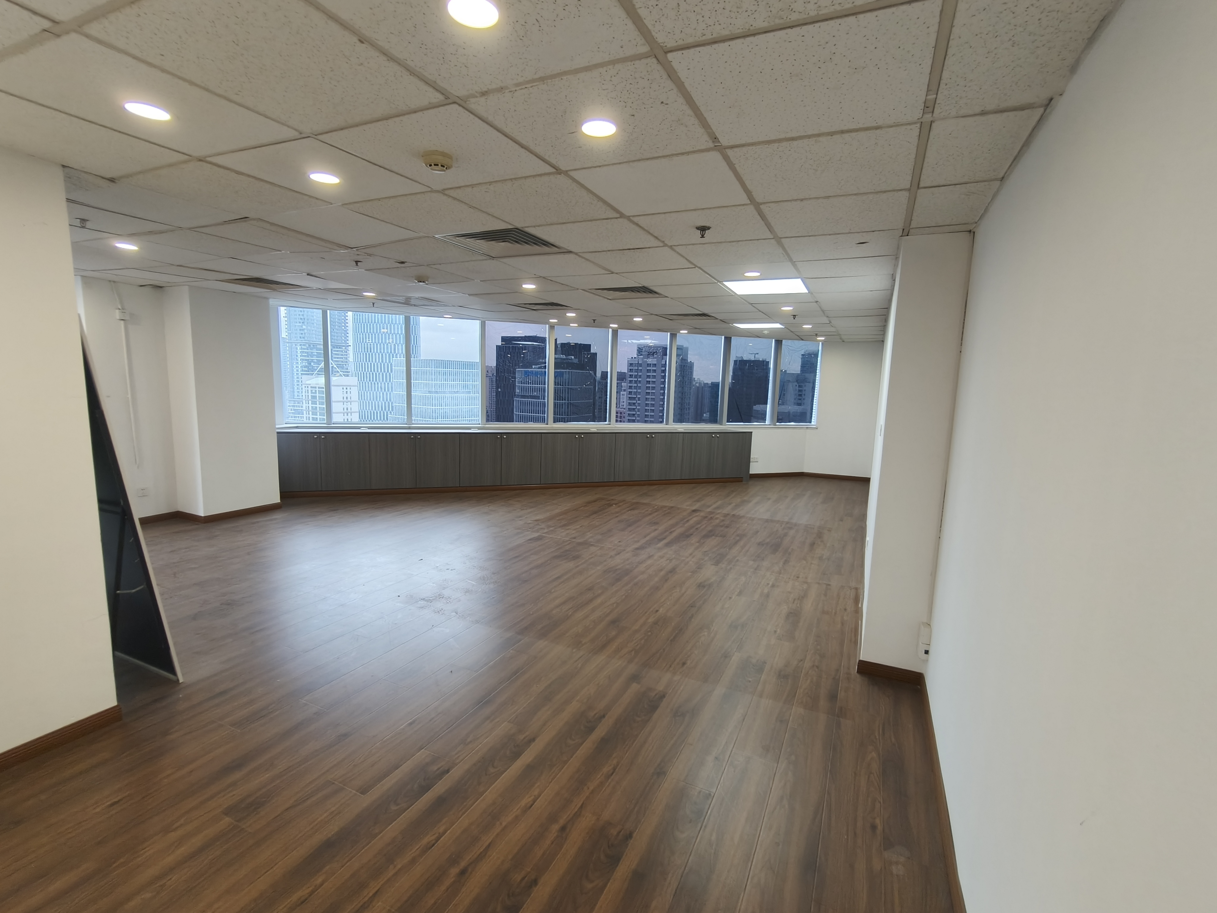 淮海中路淮海中华大厦198平米写字楼出租