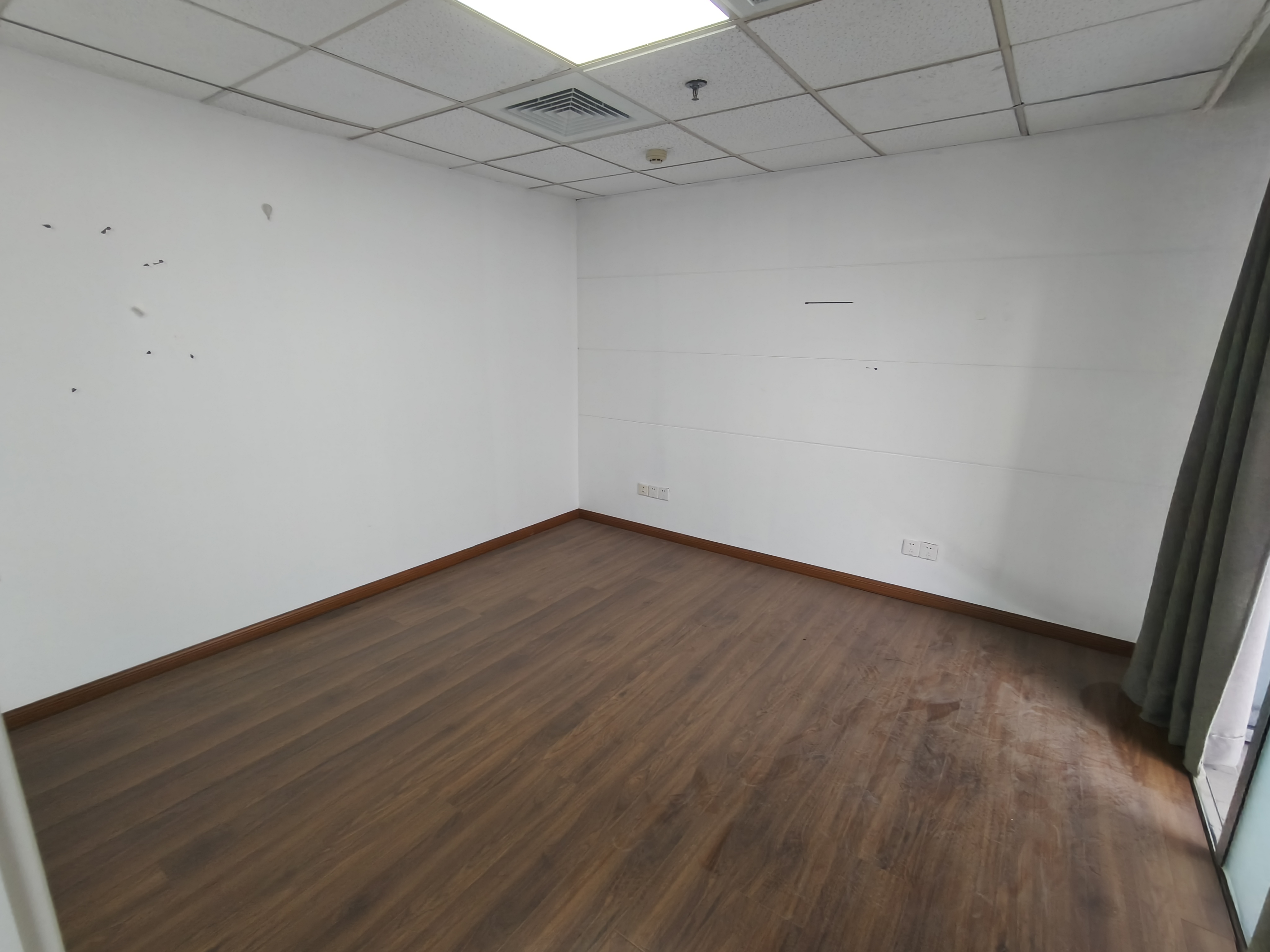 淮海中路淮海中华大厦198平米写字楼出租