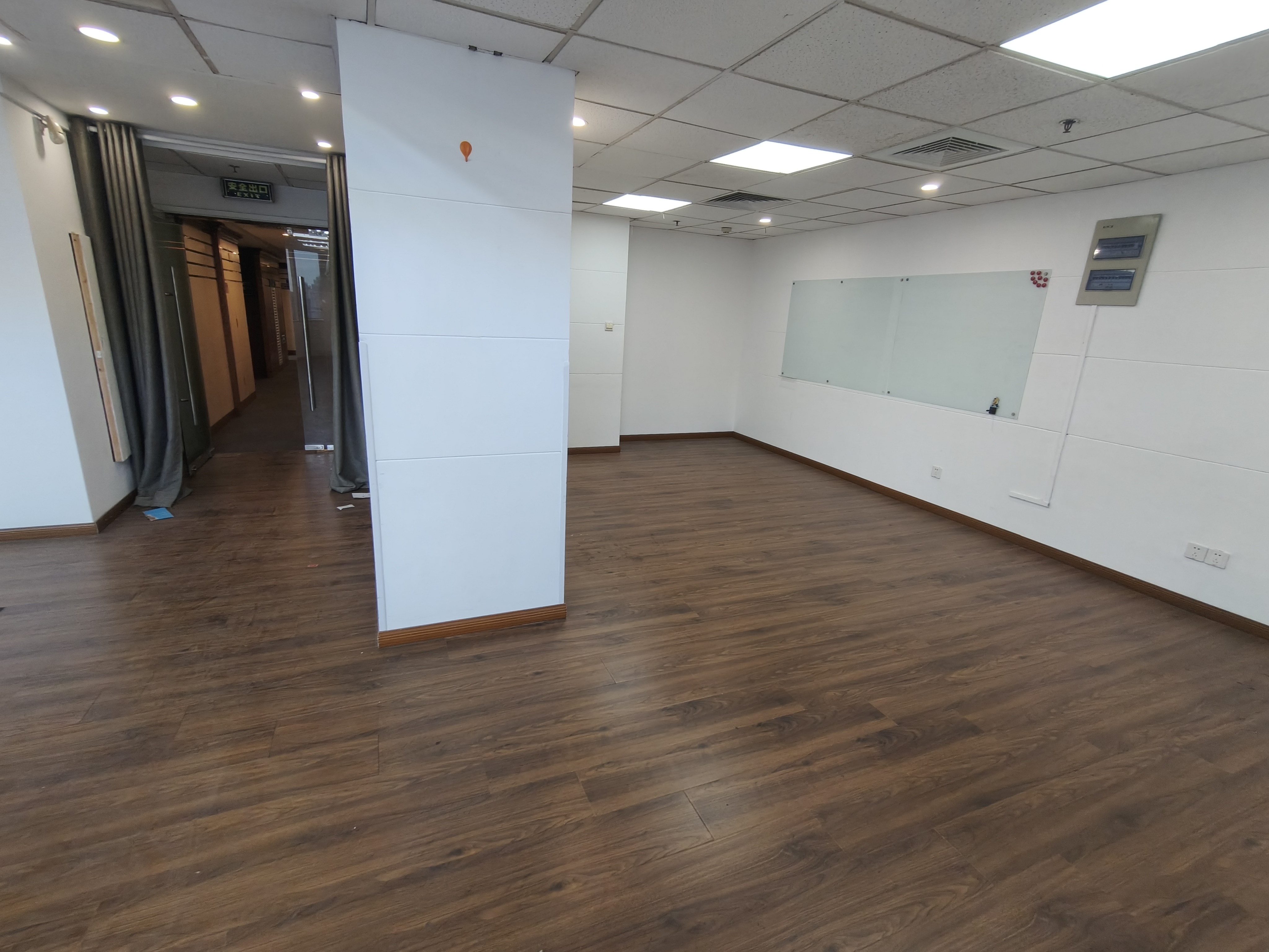 淮海中路淮海中华大厦198平米写字楼出租