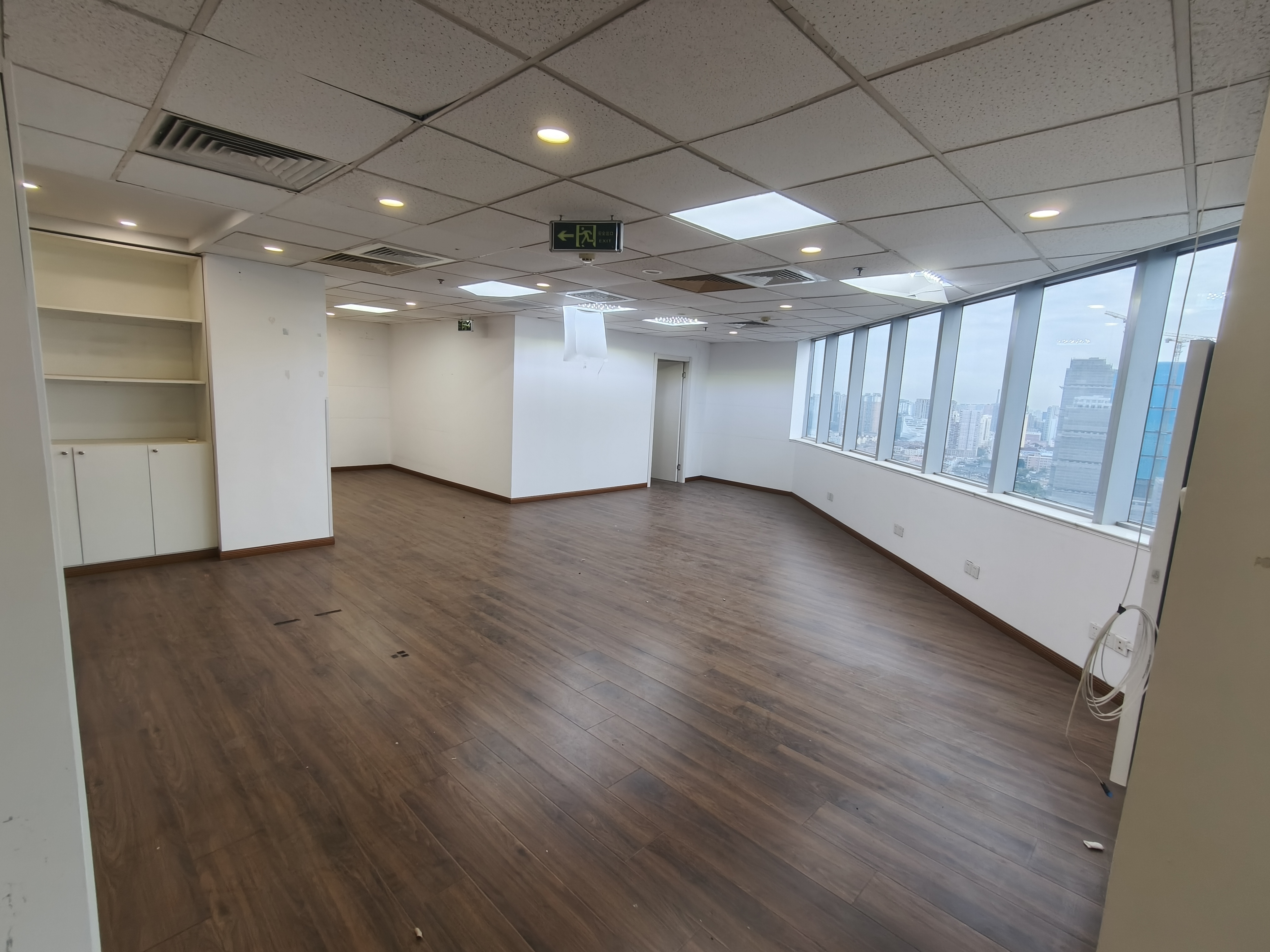 淮海中路淮海中华大厦198平米写字楼出租