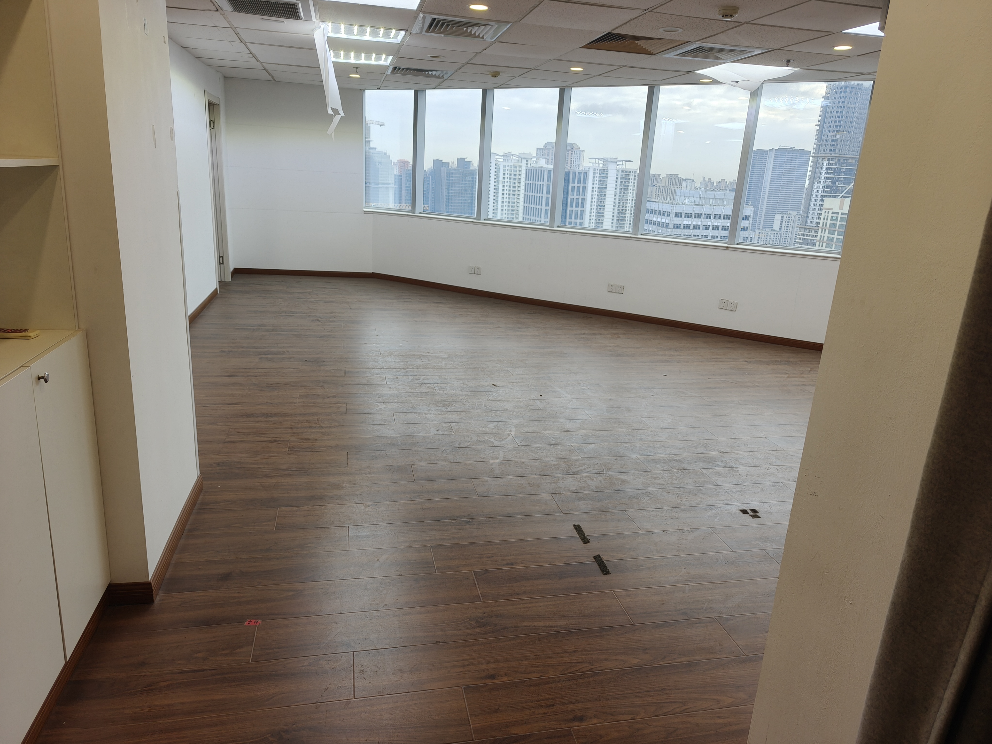 淮海中路淮海中华大厦198平米写字楼出租