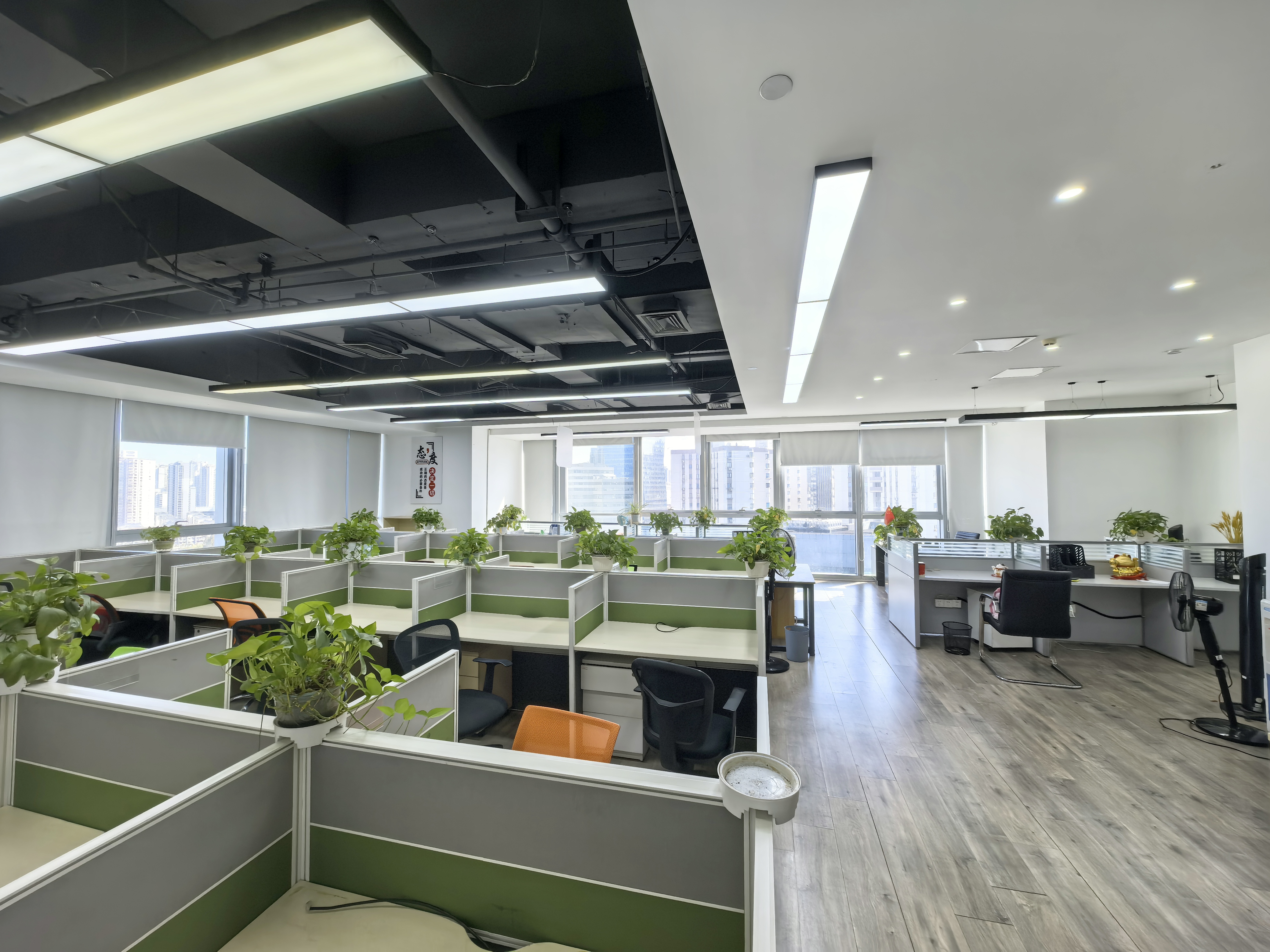 曹杨长城大厦393平米写字楼出租