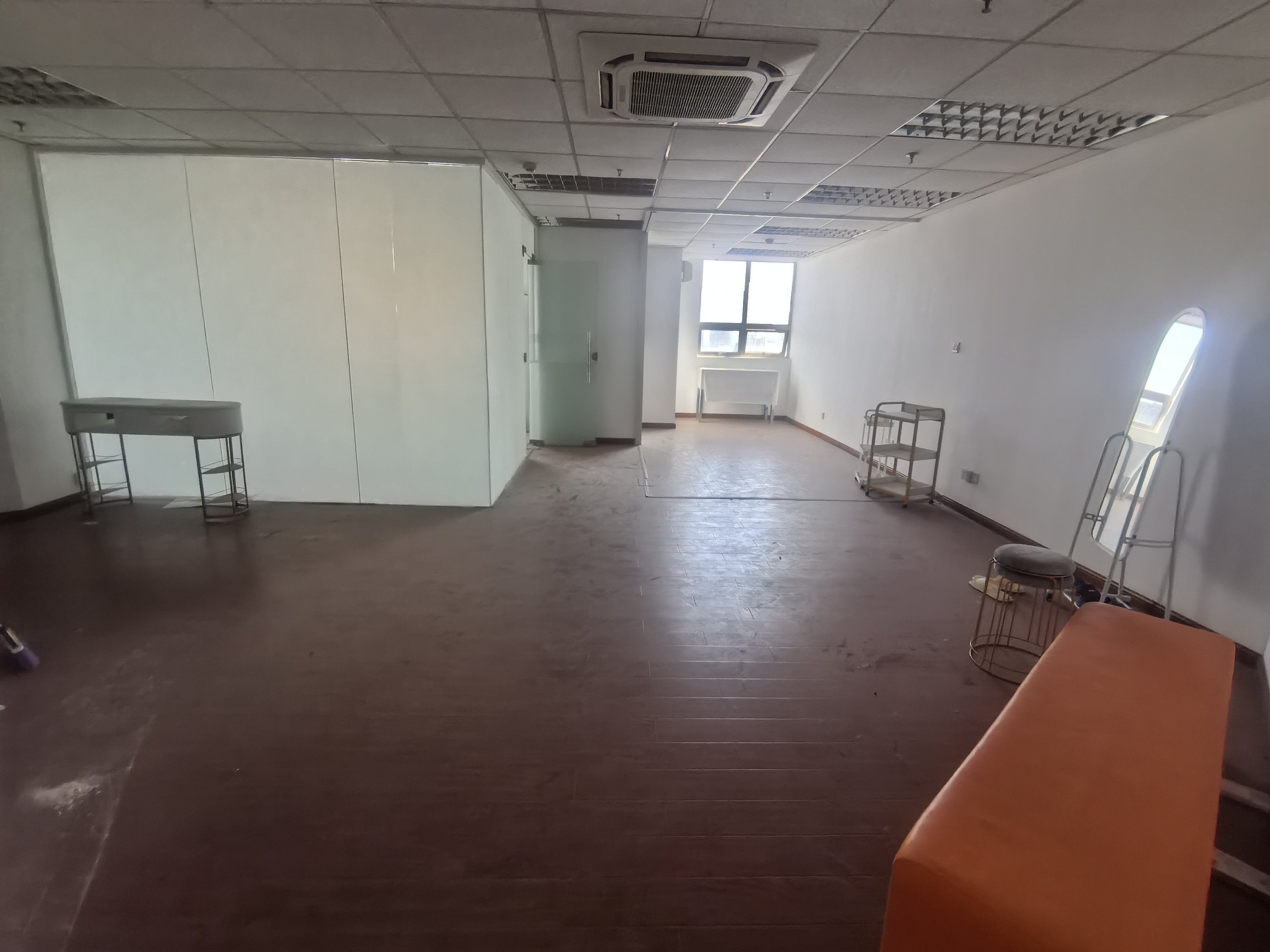 打浦桥致远大厦101平米写字楼出租