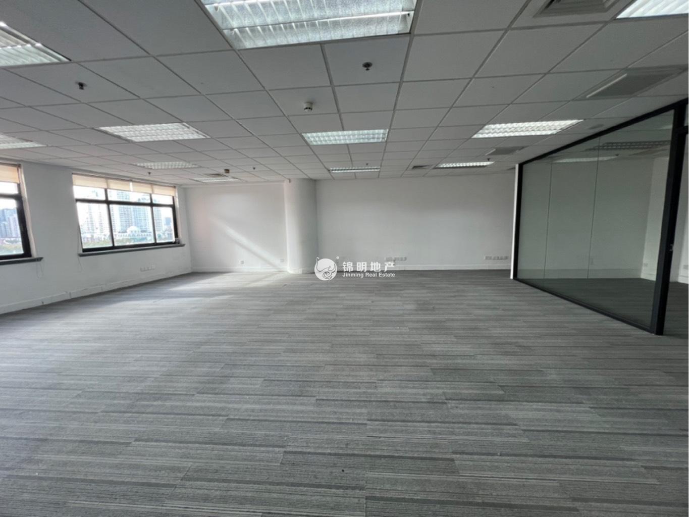 淮海中路永新大厦141平米写字楼出租