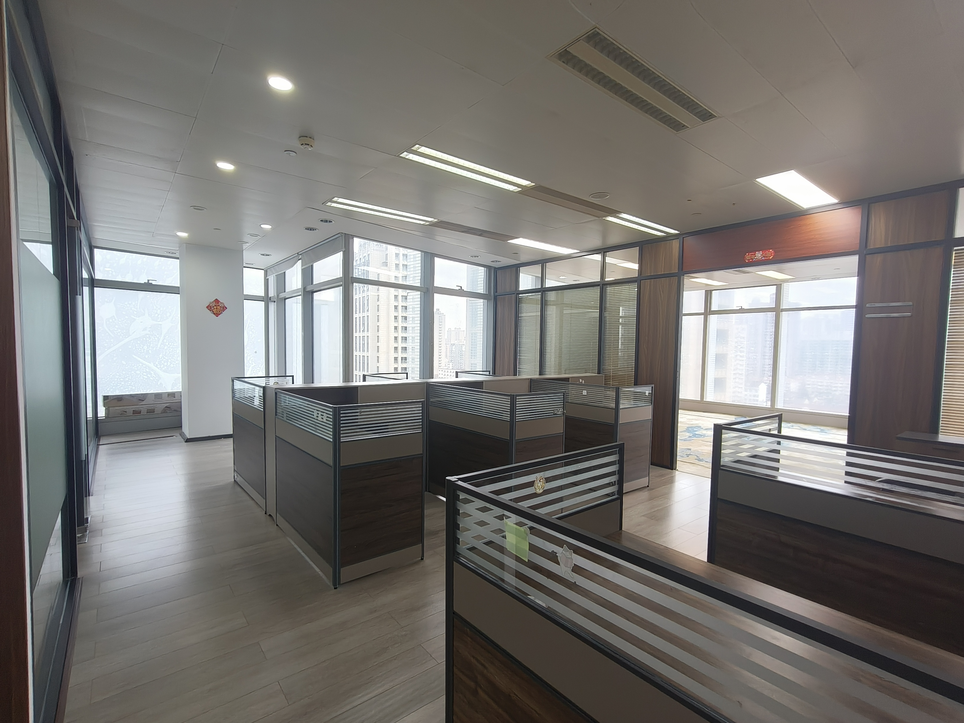 世博滨江绿地海外滩195平米写字楼出租