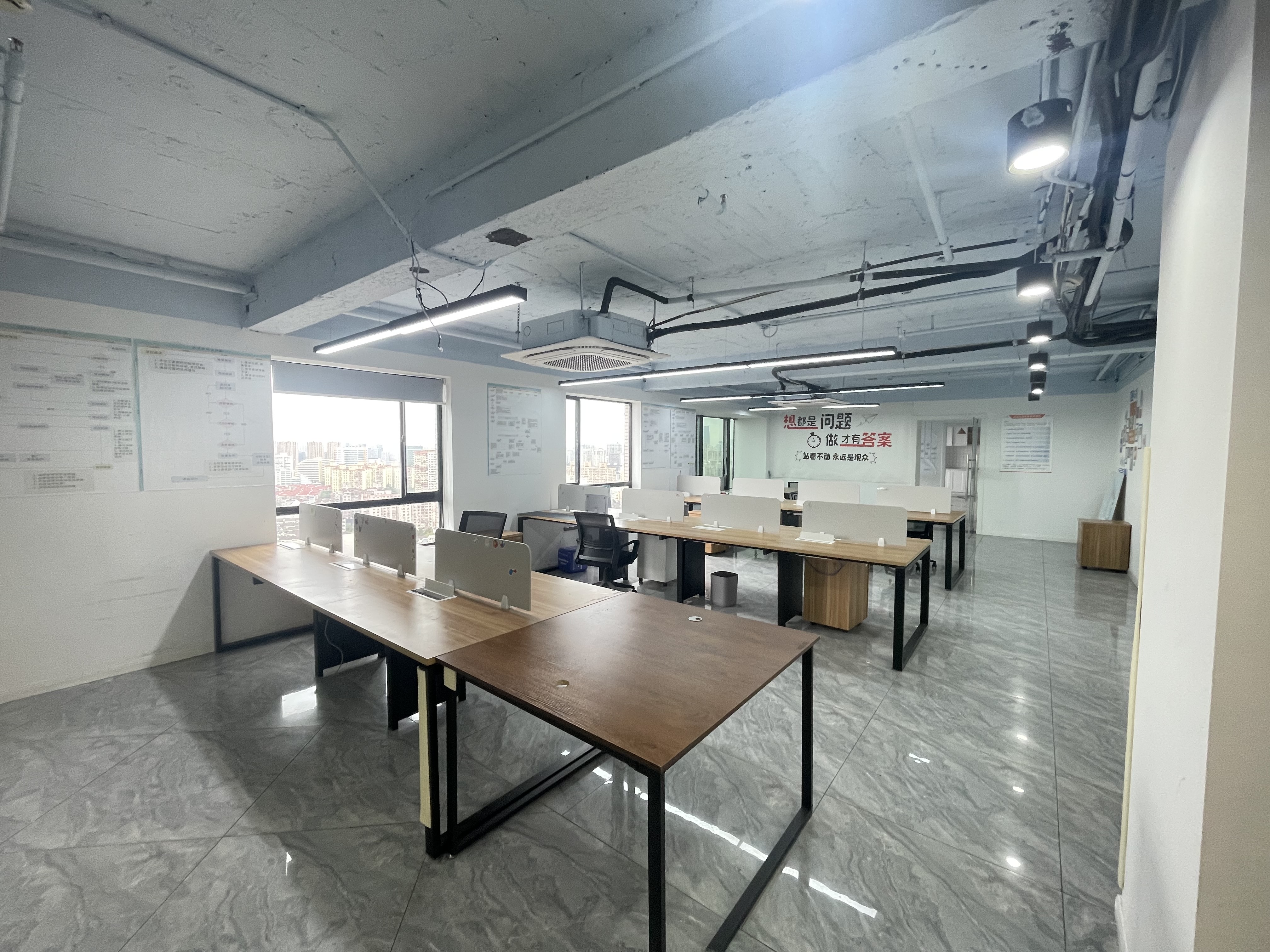 漕河泾光大会展中心244平米写字楼出租