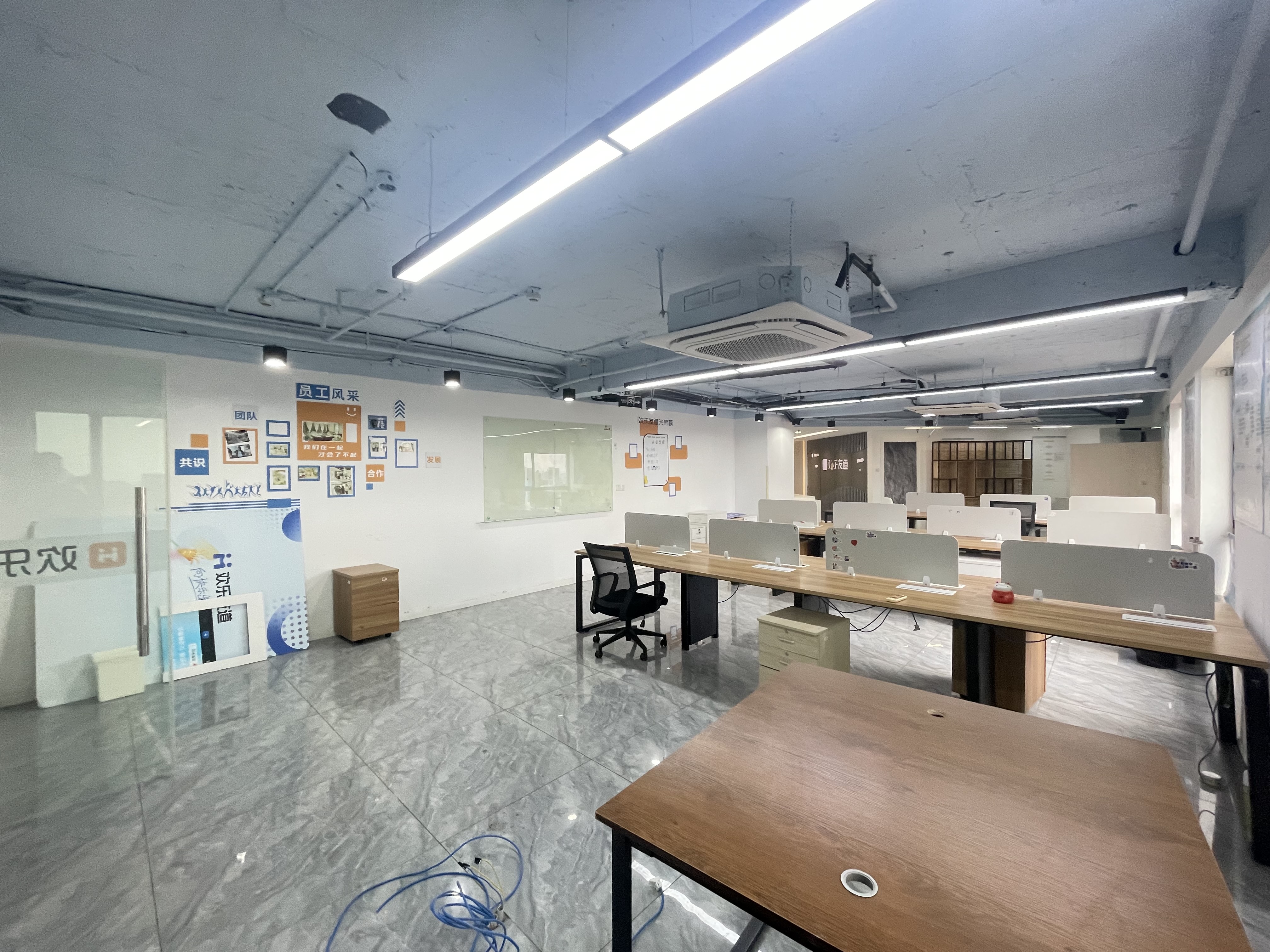 漕河泾光大会展中心244平米写字楼出租