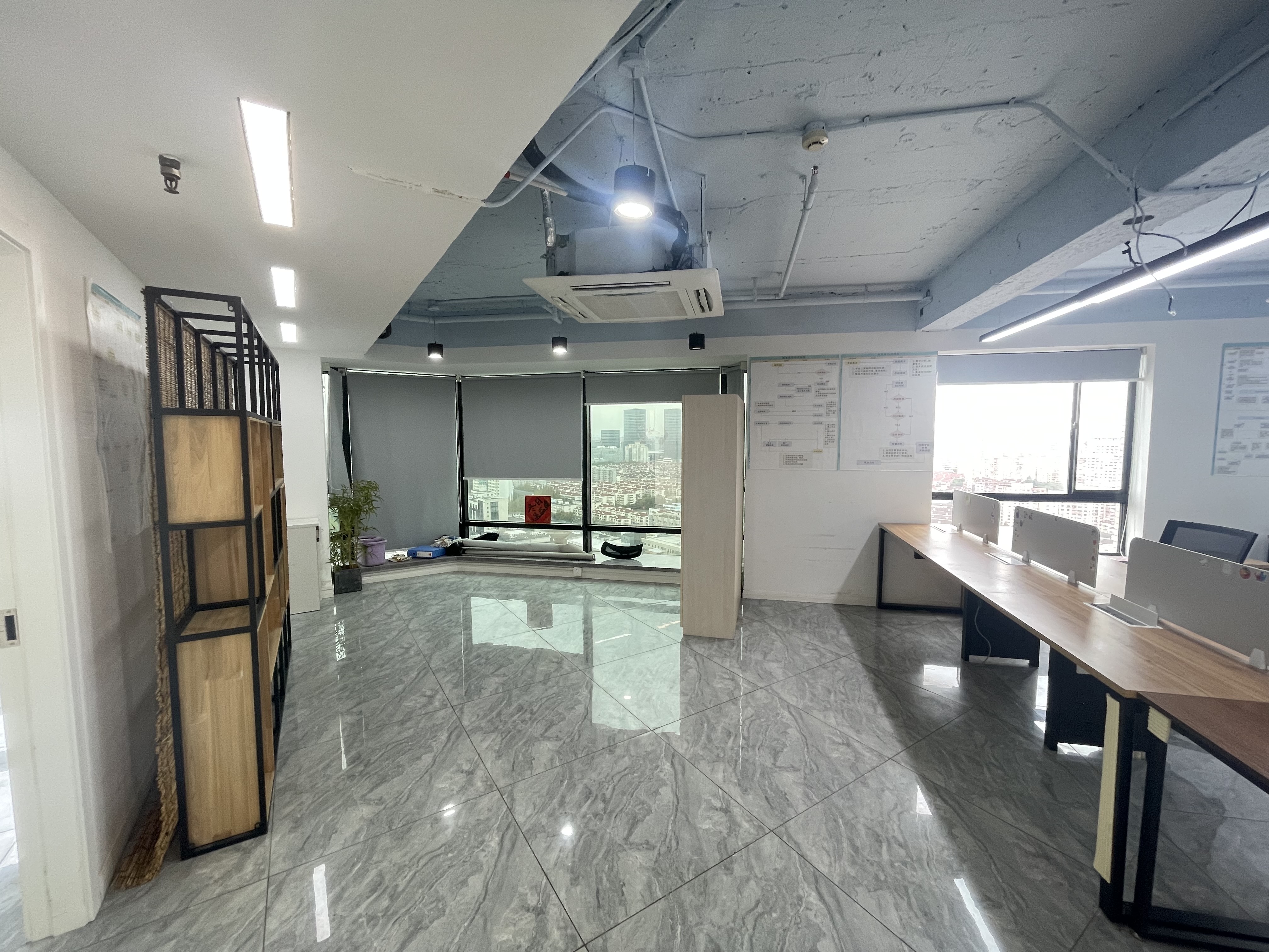 漕河泾光大会展中心244平米写字楼出租