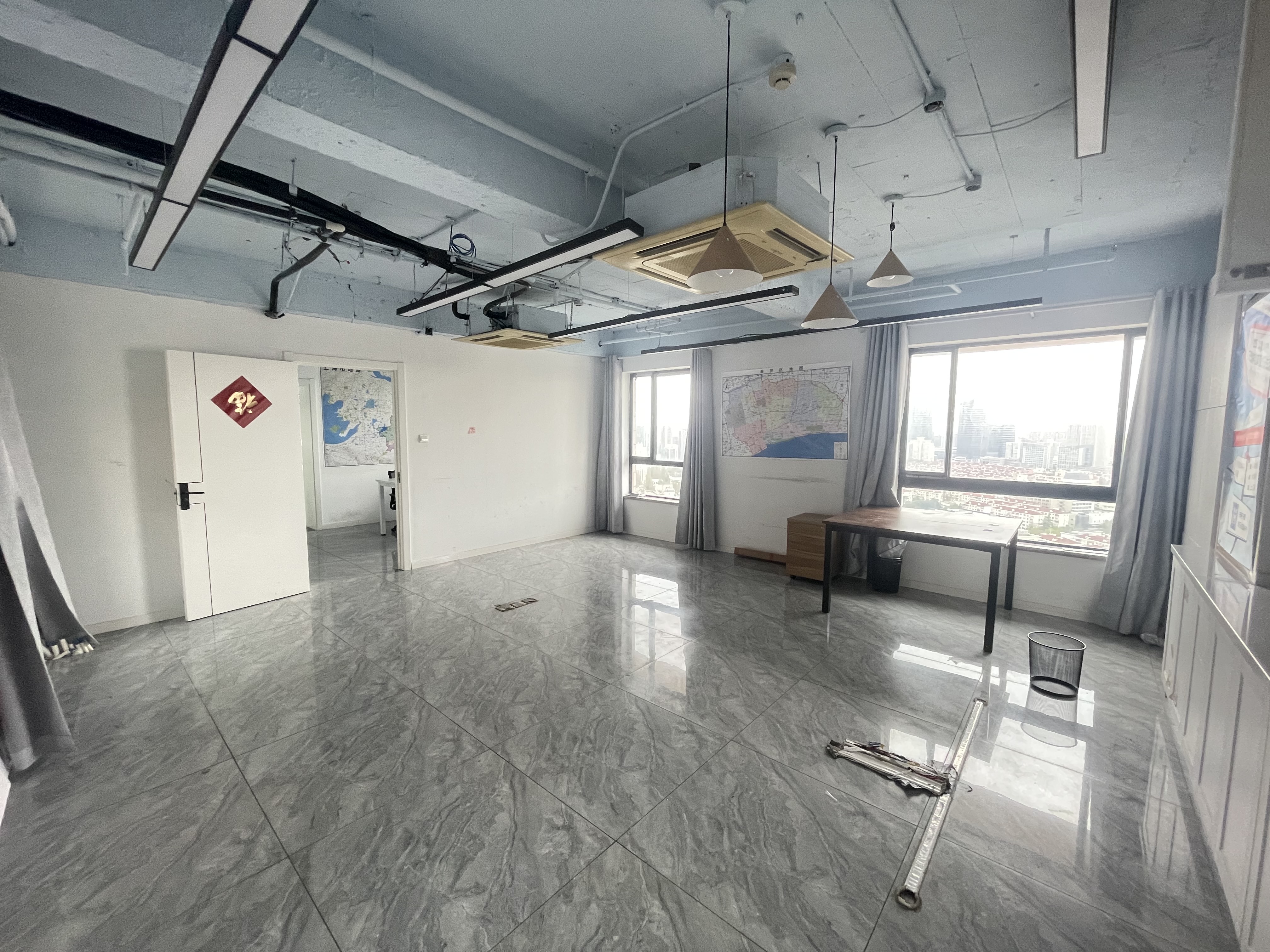 漕河泾光大会展中心244平米写字楼出租