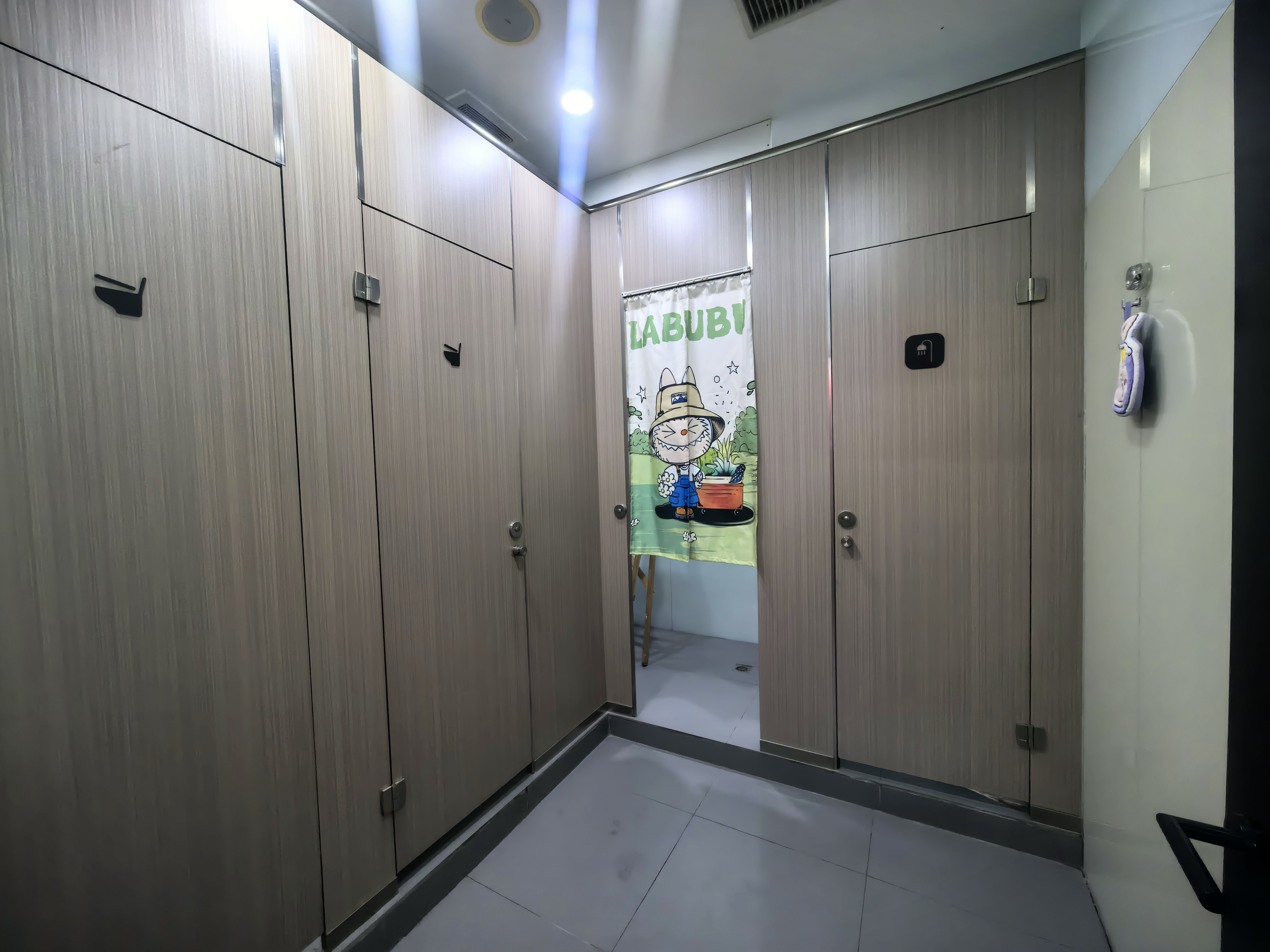 长寿路财富时代大厦225平米写字楼出租