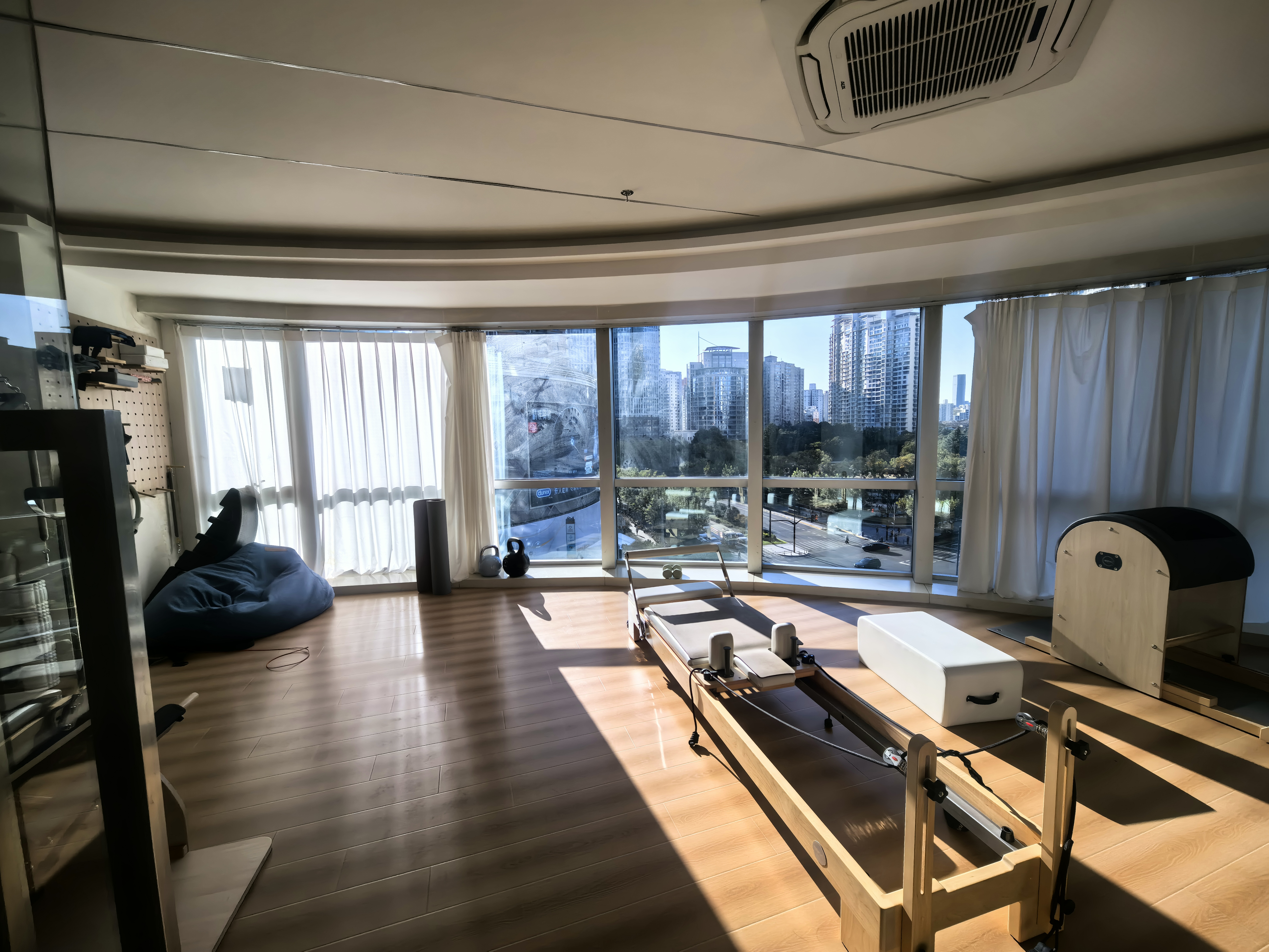 长寿路财富时代大厦275平米写字楼出租