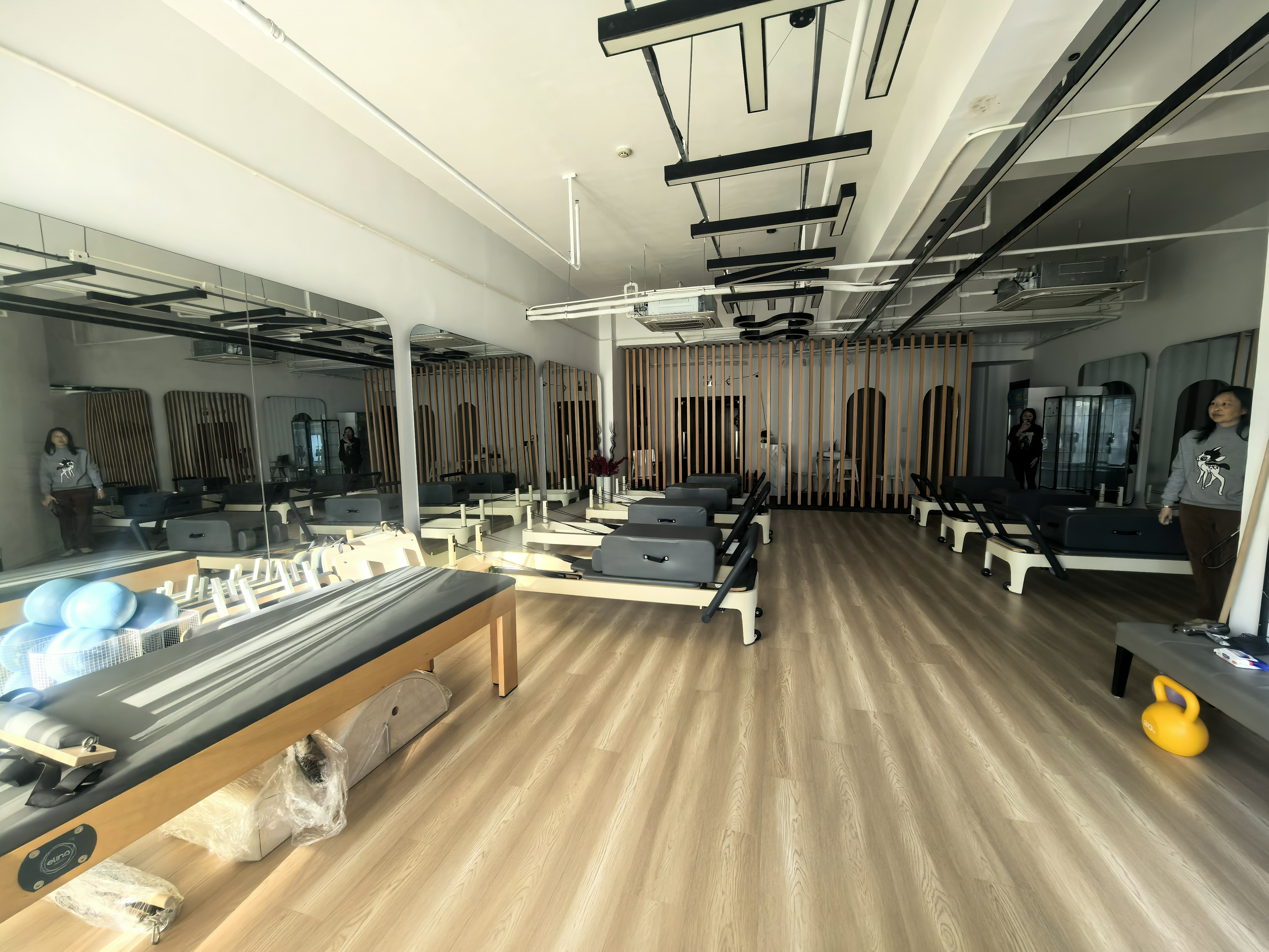 长寿路财富时代大厦275平米写字楼出租