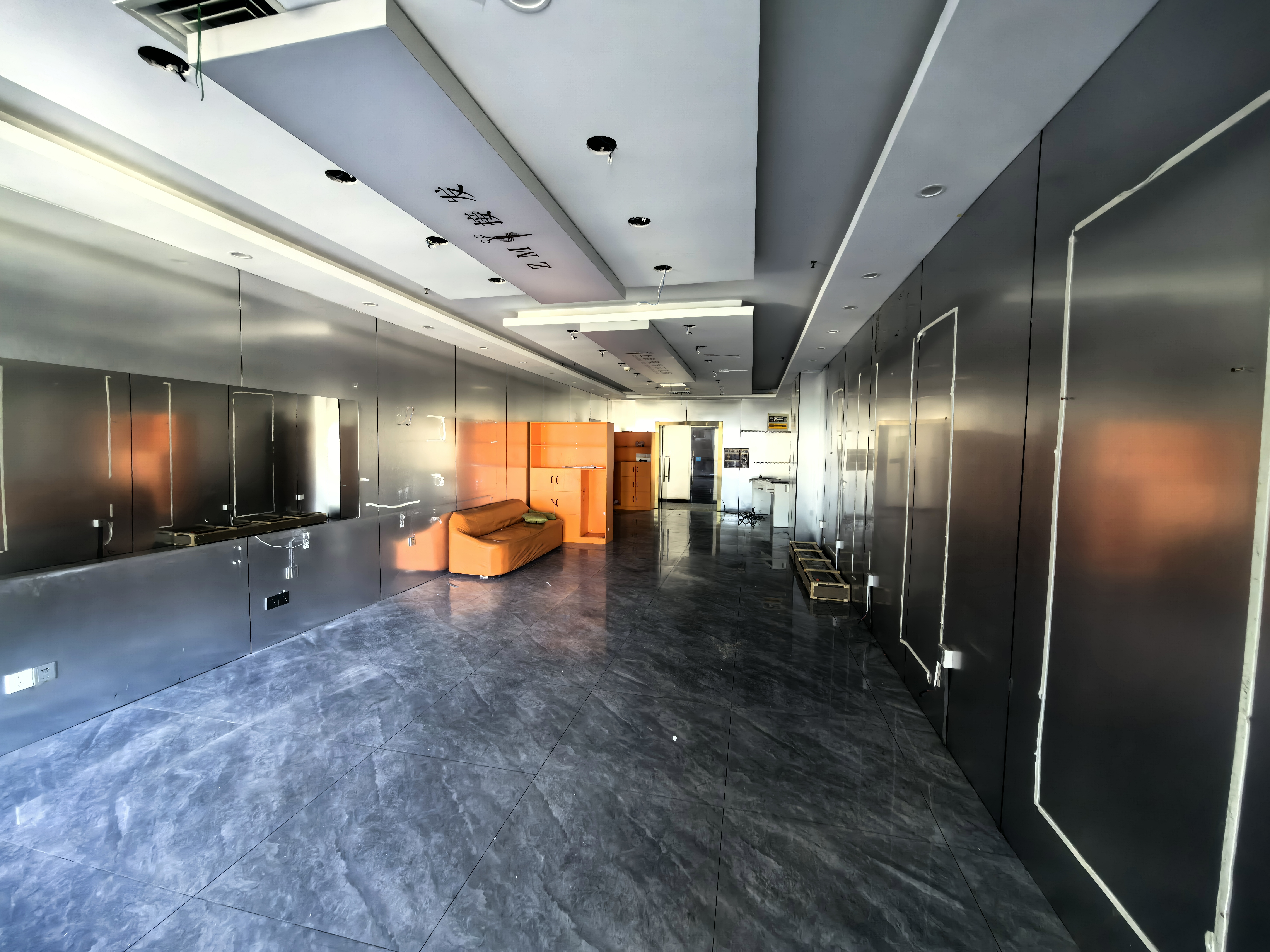 长寿路财富时代大厦92平米写字楼出租