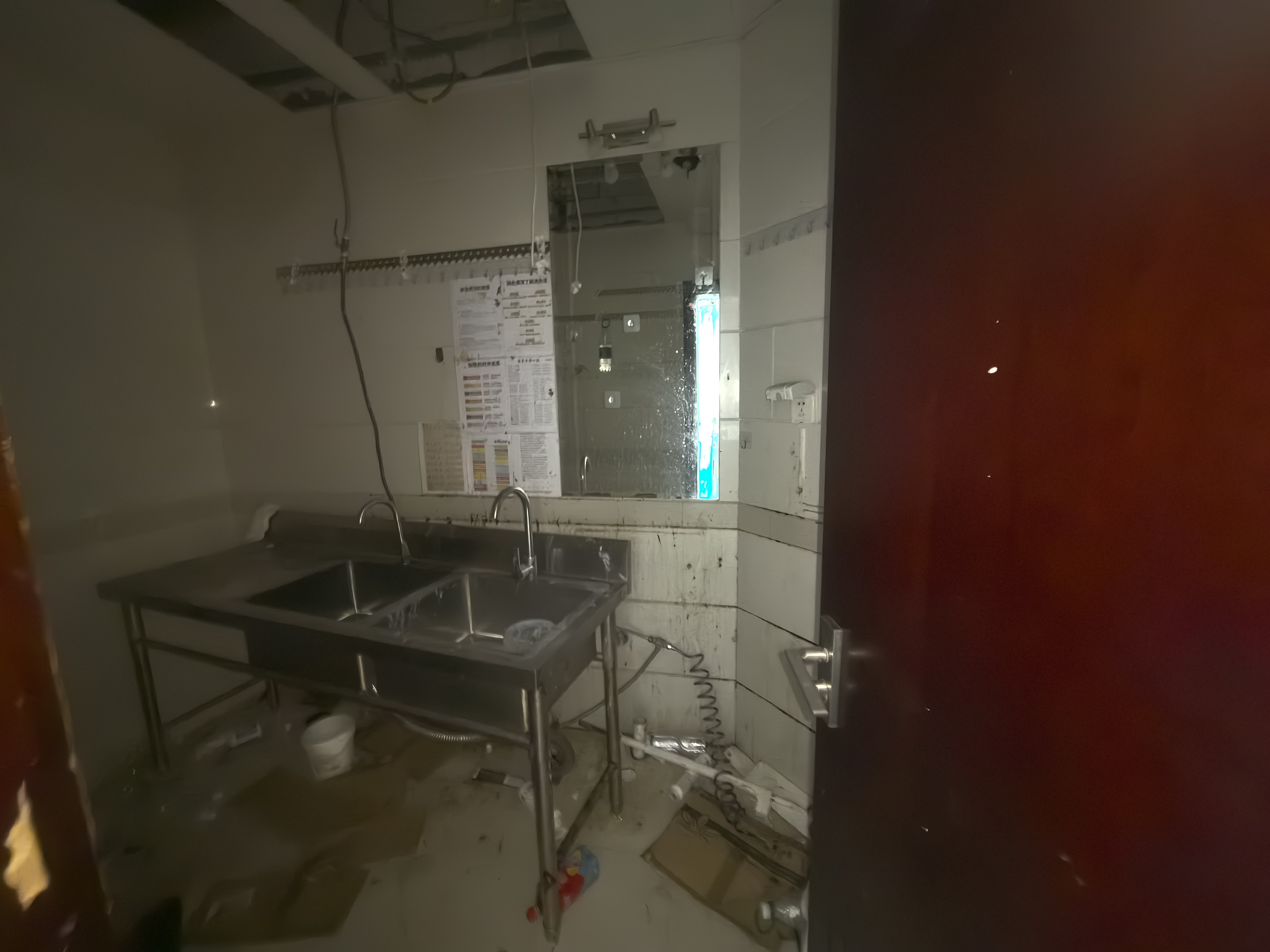 长寿路财富时代大厦92平米写字楼出租