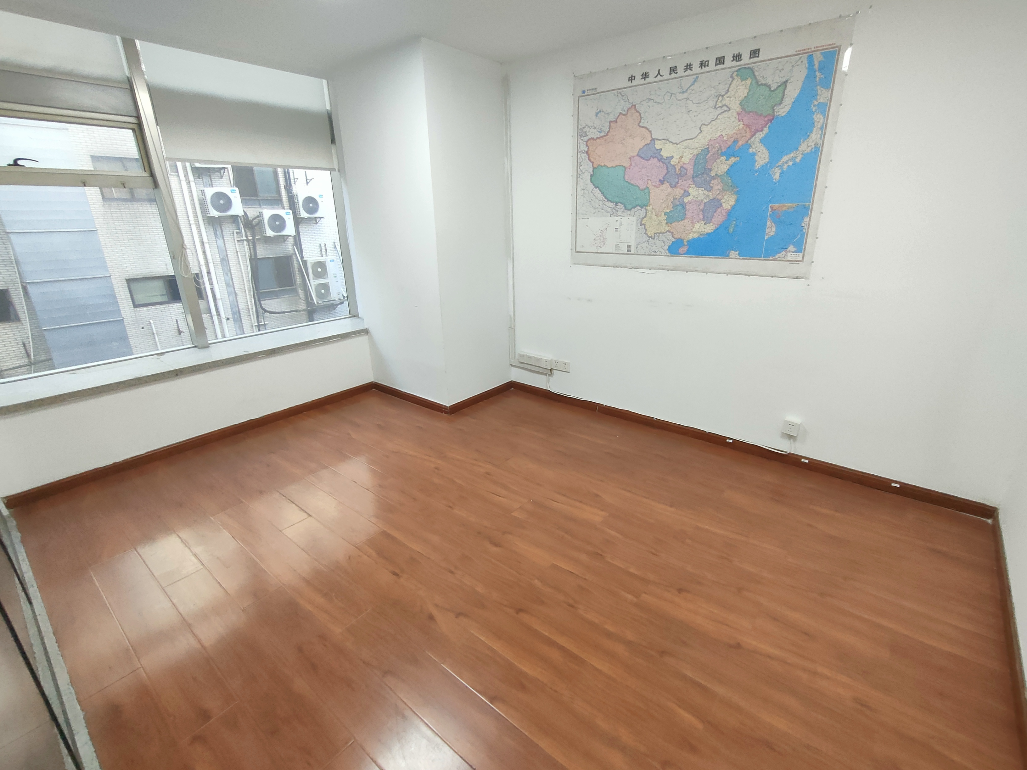 长寿路宝华大厦106平米写字楼出租