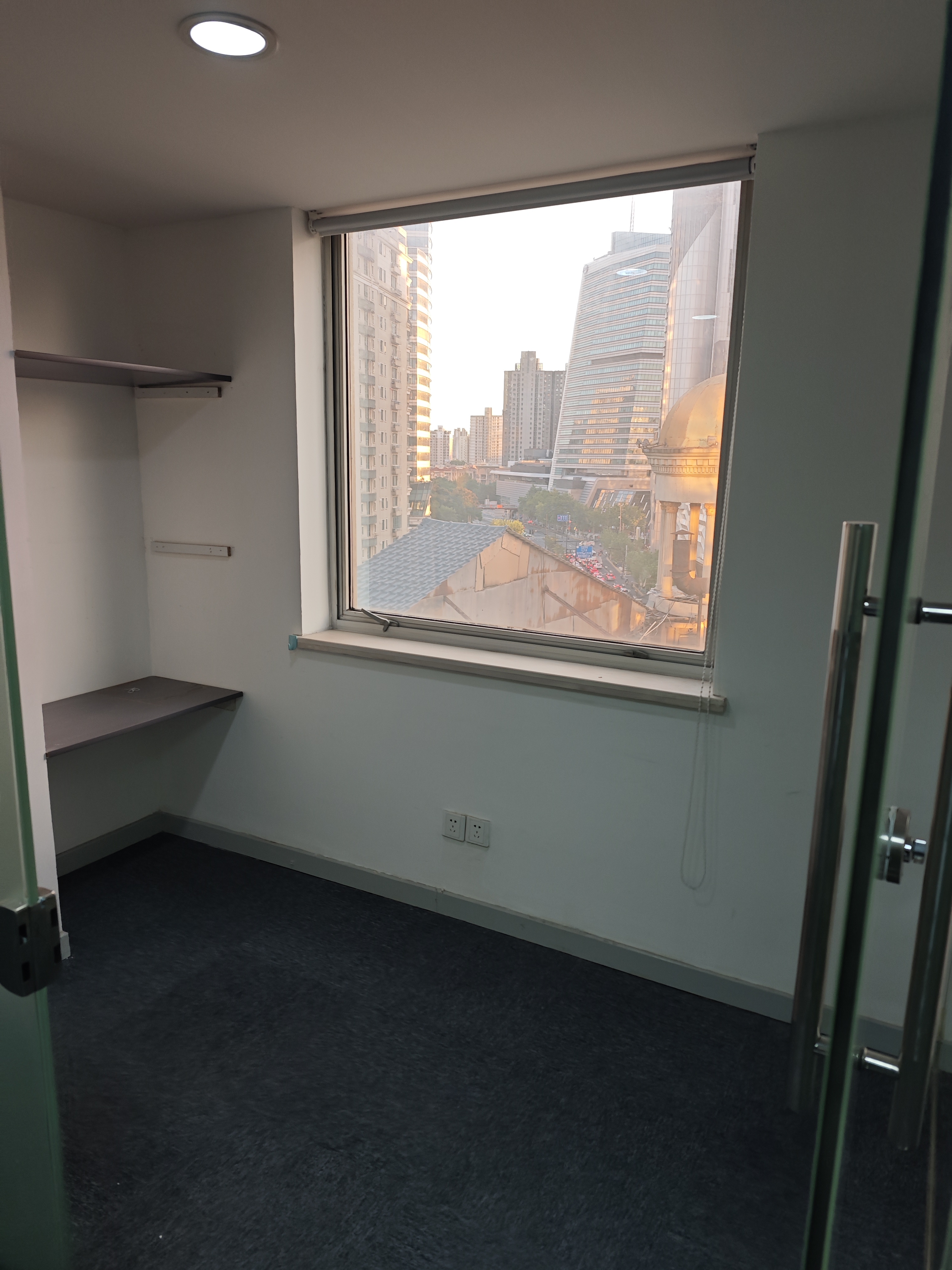 长寿路飞雕商务大厦102平米写字楼出租