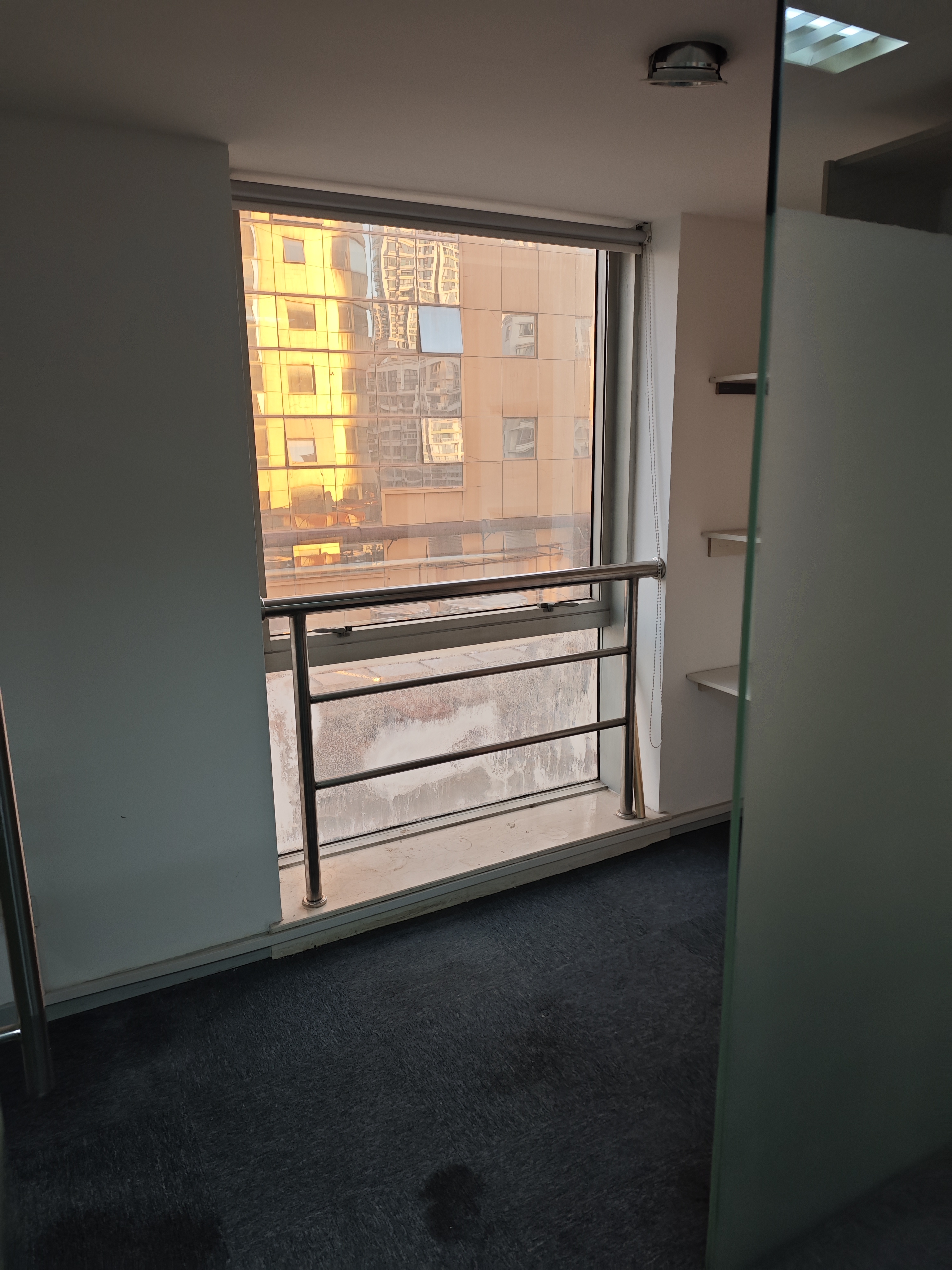 长寿路飞雕商务大厦102平米写字楼出租