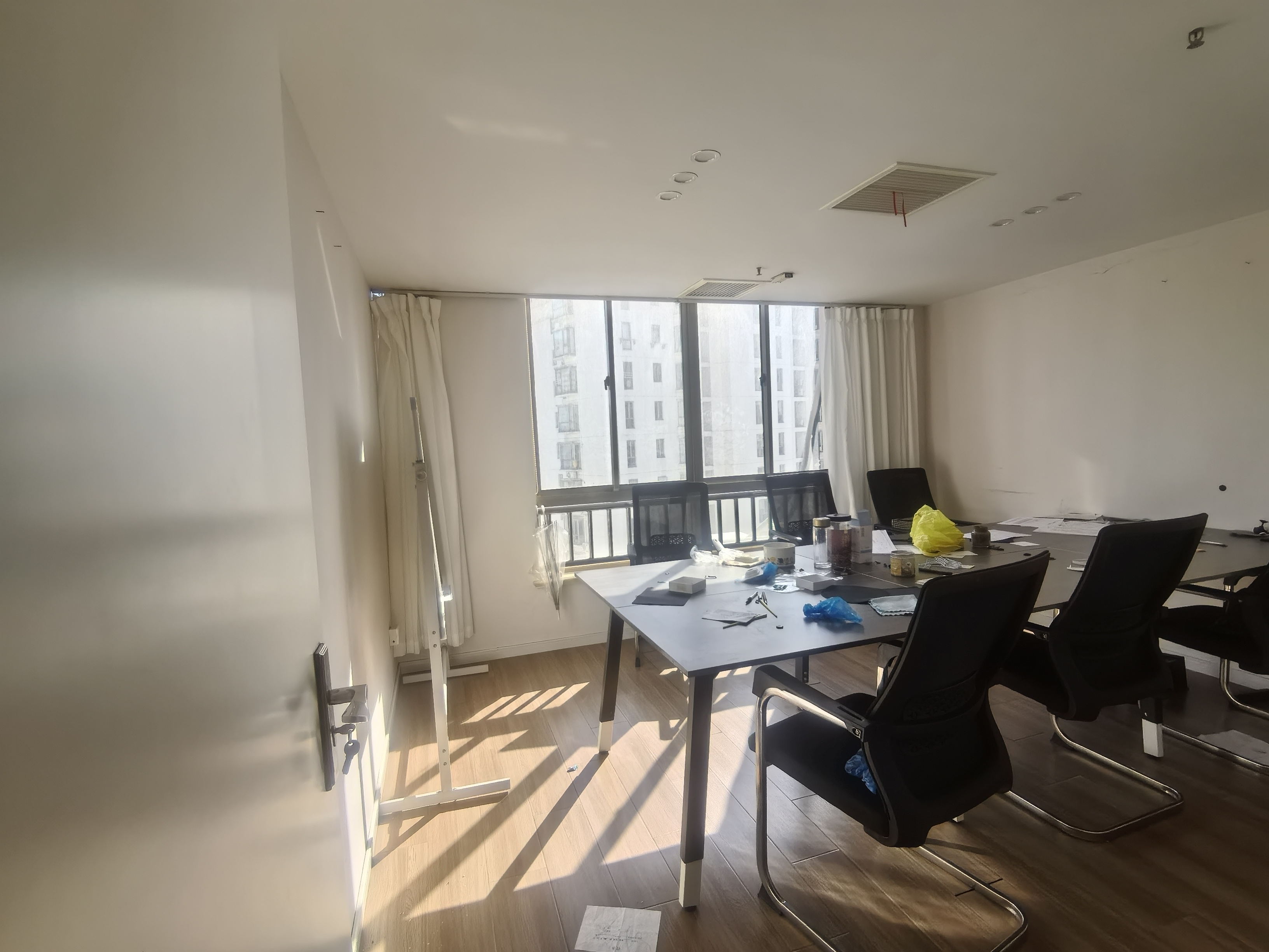 老西门万事利大厦103平米写字楼出租