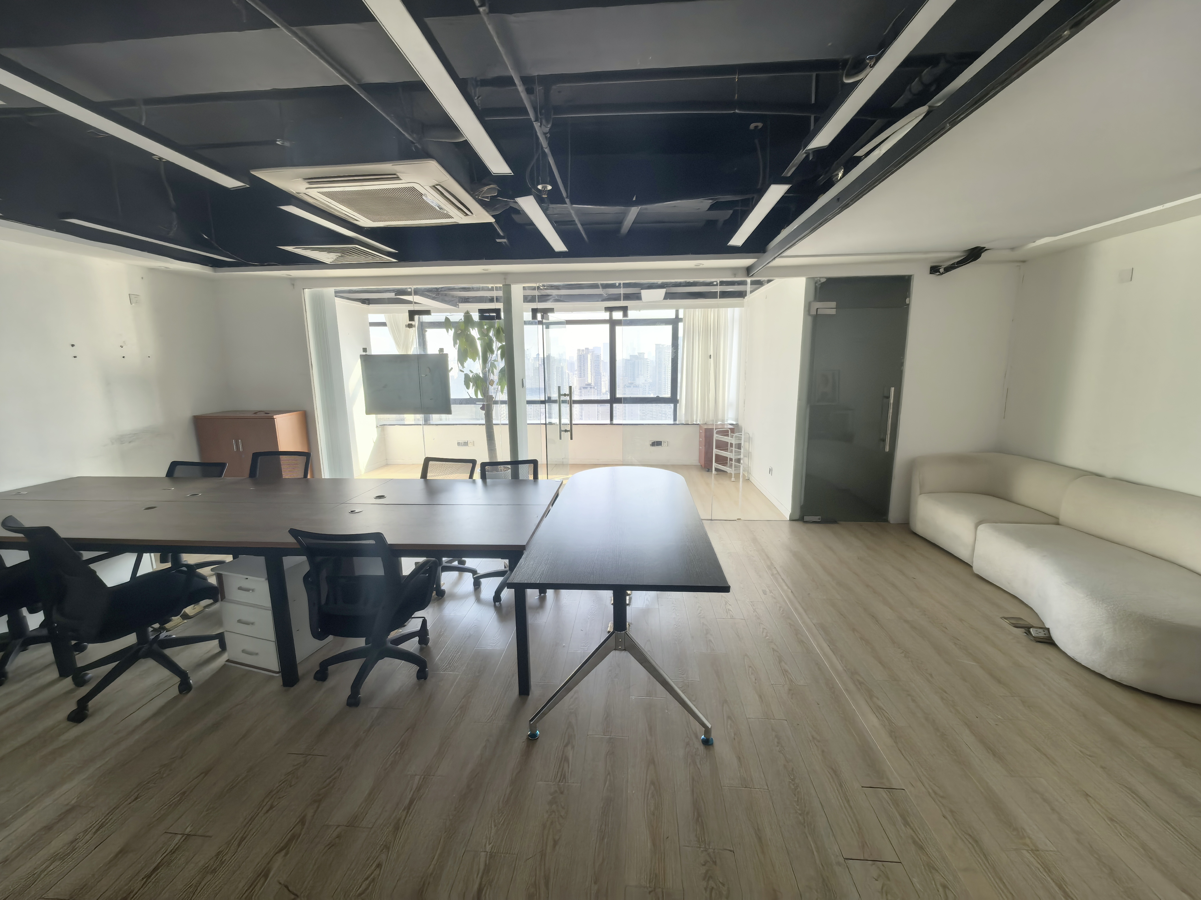曹杨绿地科创大厦100平米写字楼出租
