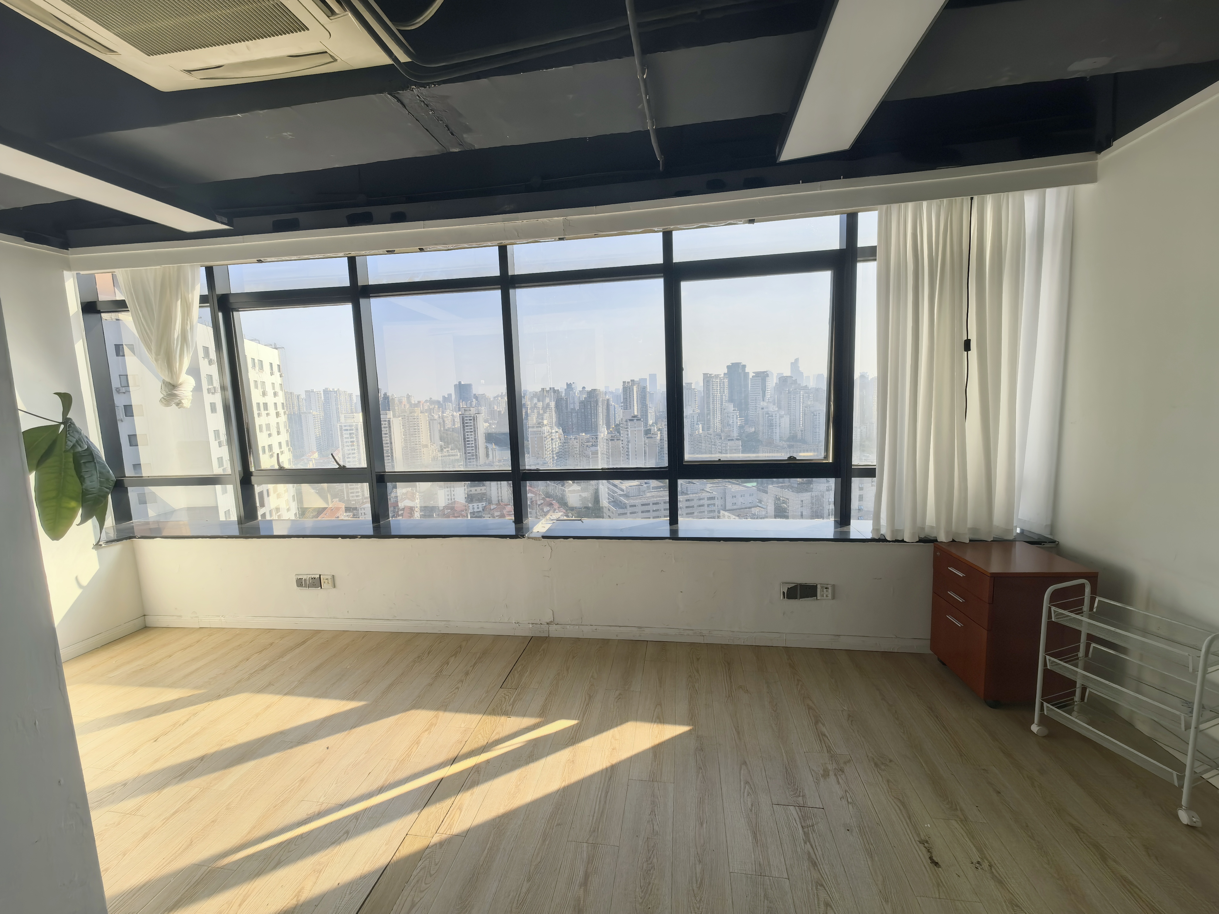 曹杨绿地科创大厦100平米写字楼出租