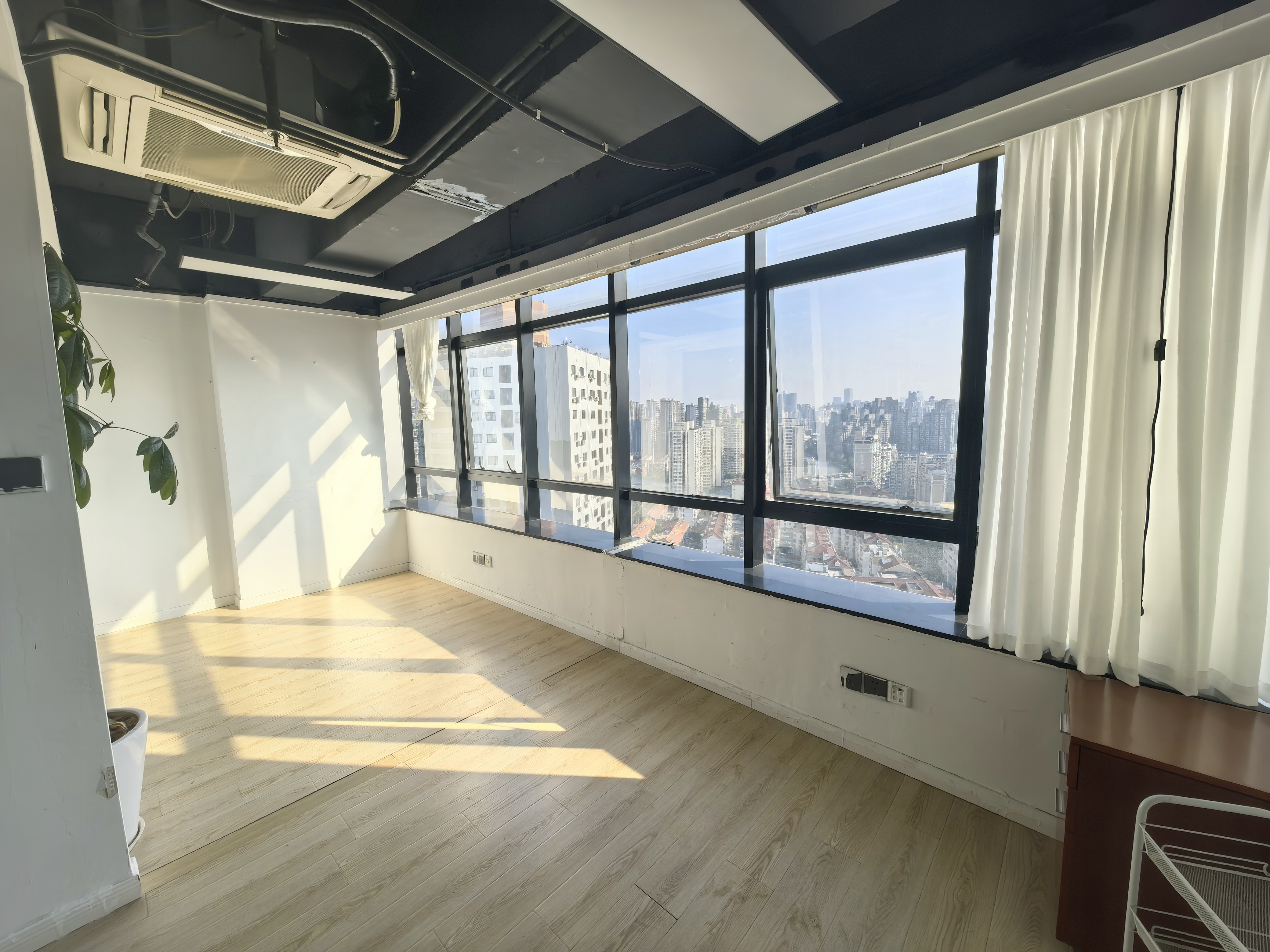 曹杨绿地科创大厦100平米写字楼出租